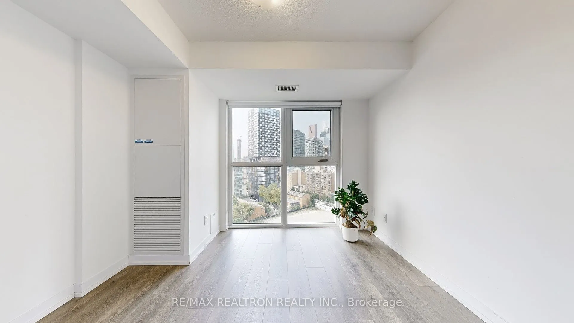 219 Dundas Street E, #1806