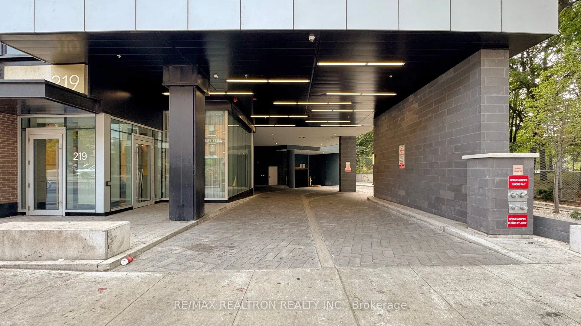 219 Dundas Street E, #1806