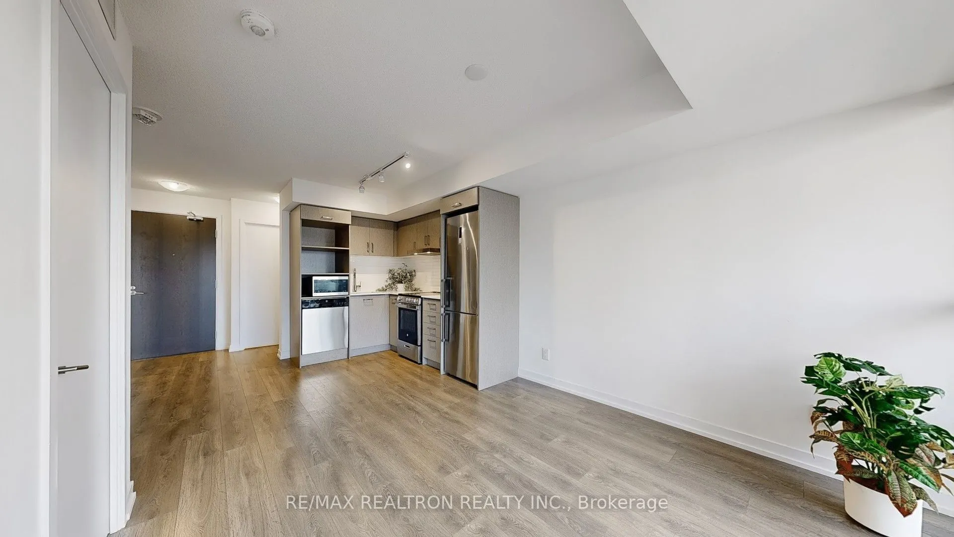 219 Dundas Street E, #1806