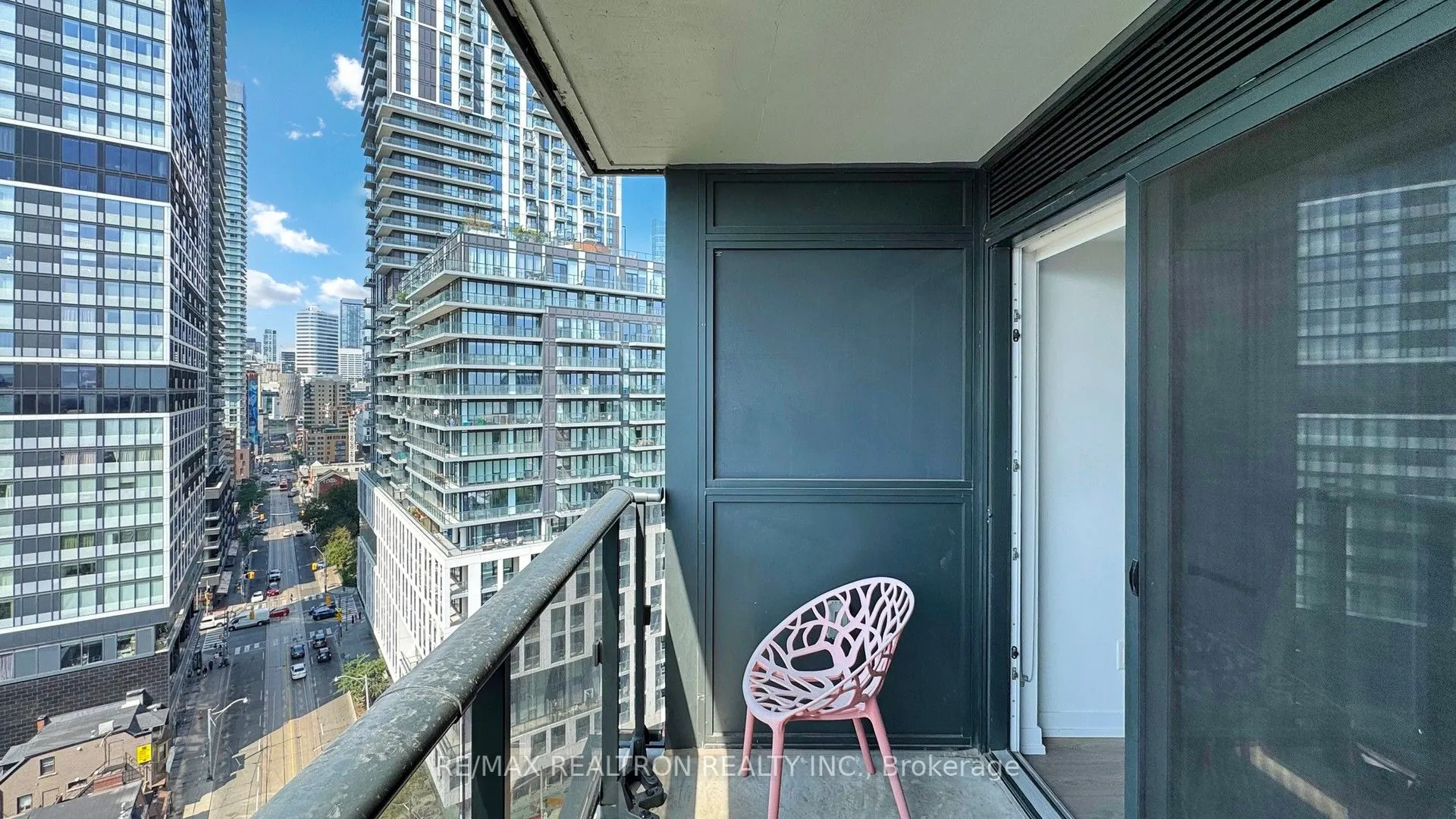 219 Dundas Street E, #1806
