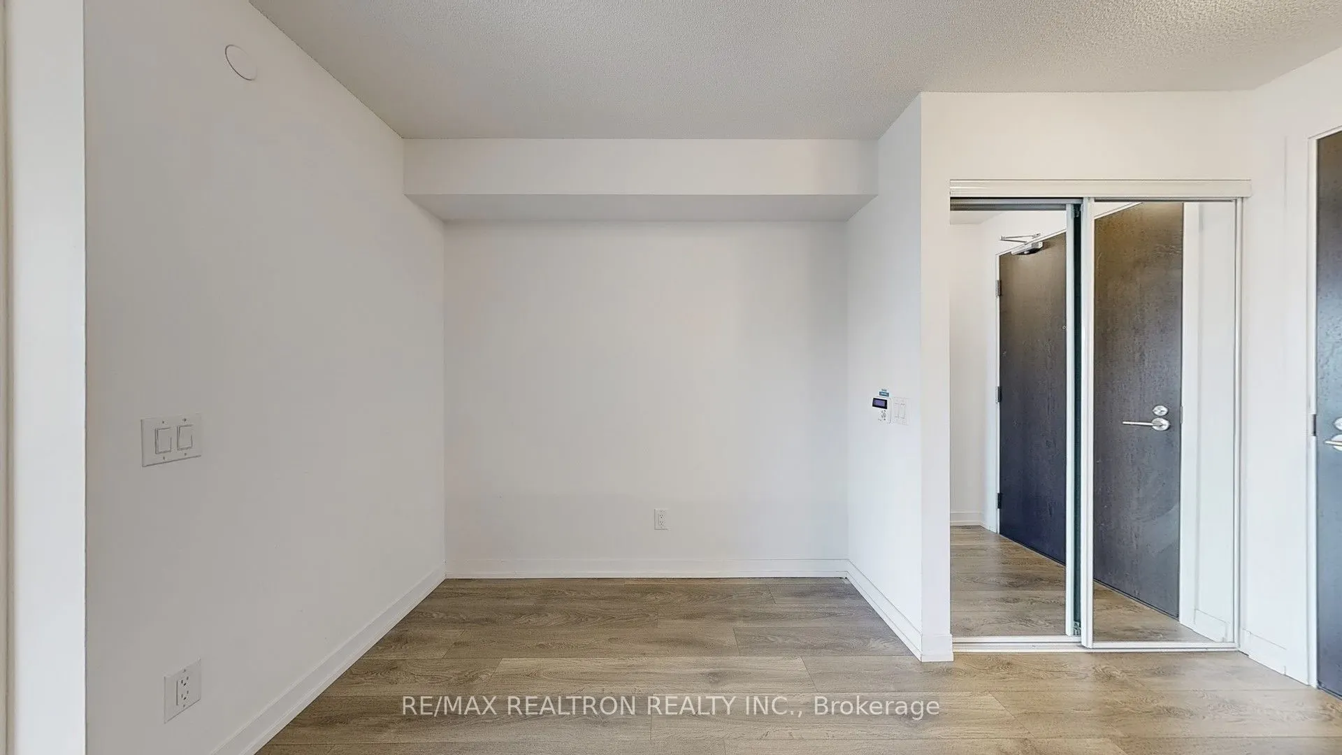 219 Dundas Street E, #1806