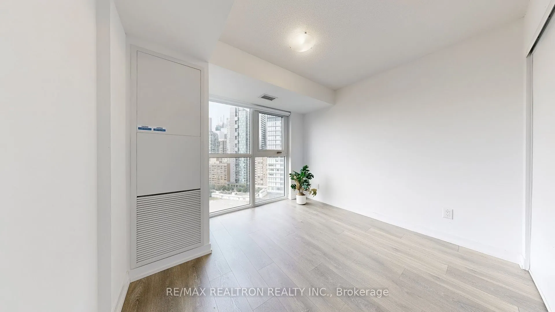 219 Dundas Street E, #1806