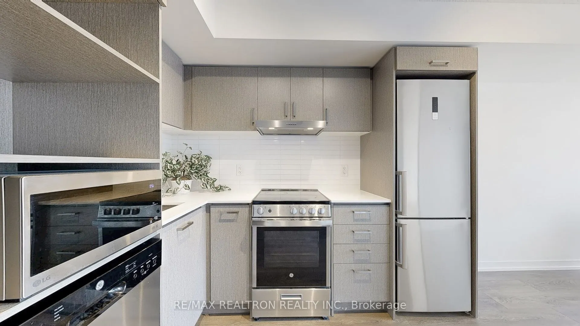 219 Dundas Street E, #1806