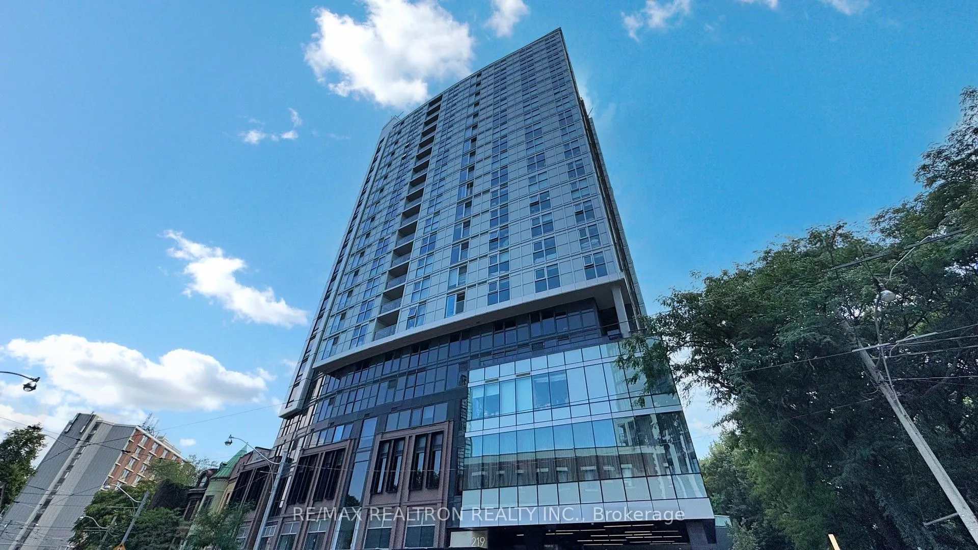 219 Dundas Street E, #1806