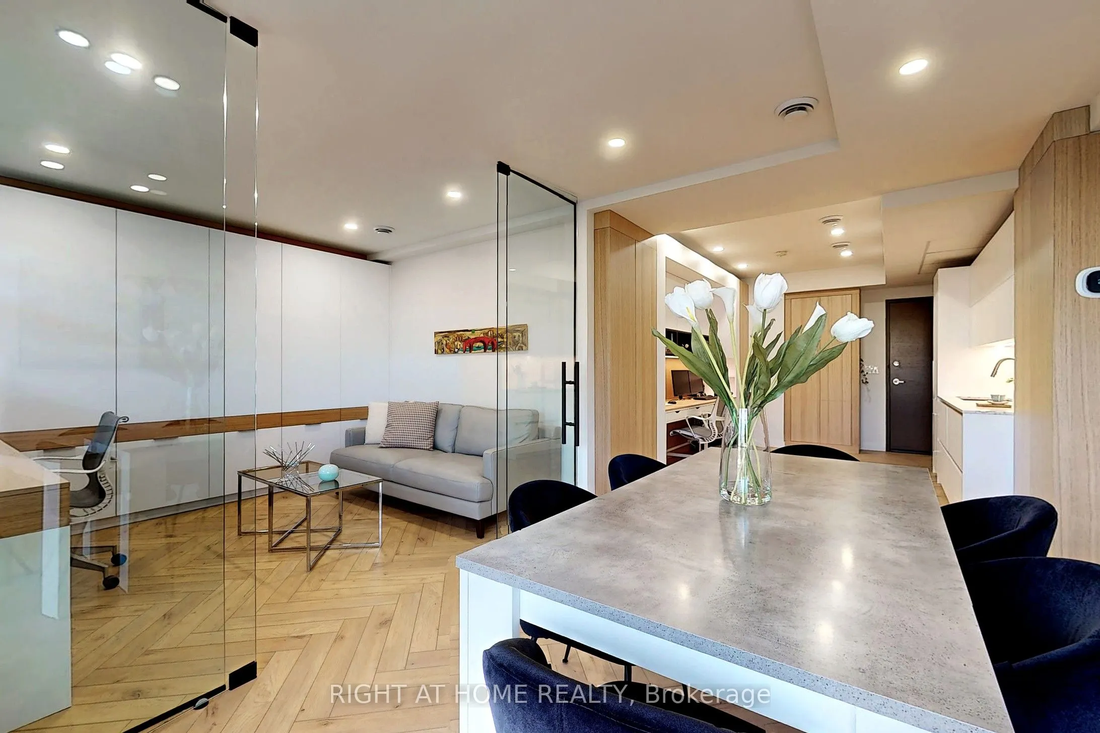 222 finch Avenue W, #217