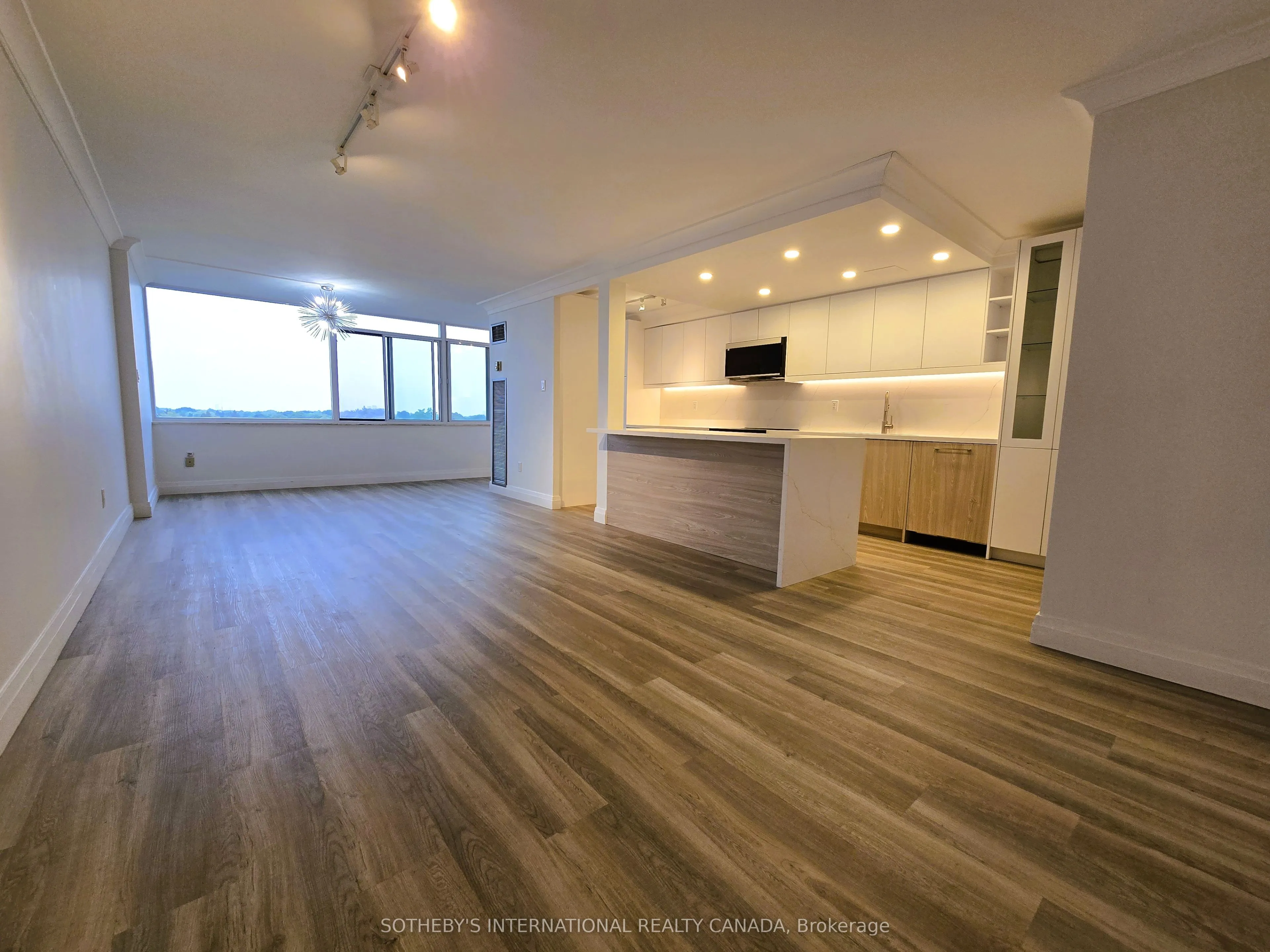3000 Bathurst Street, #706