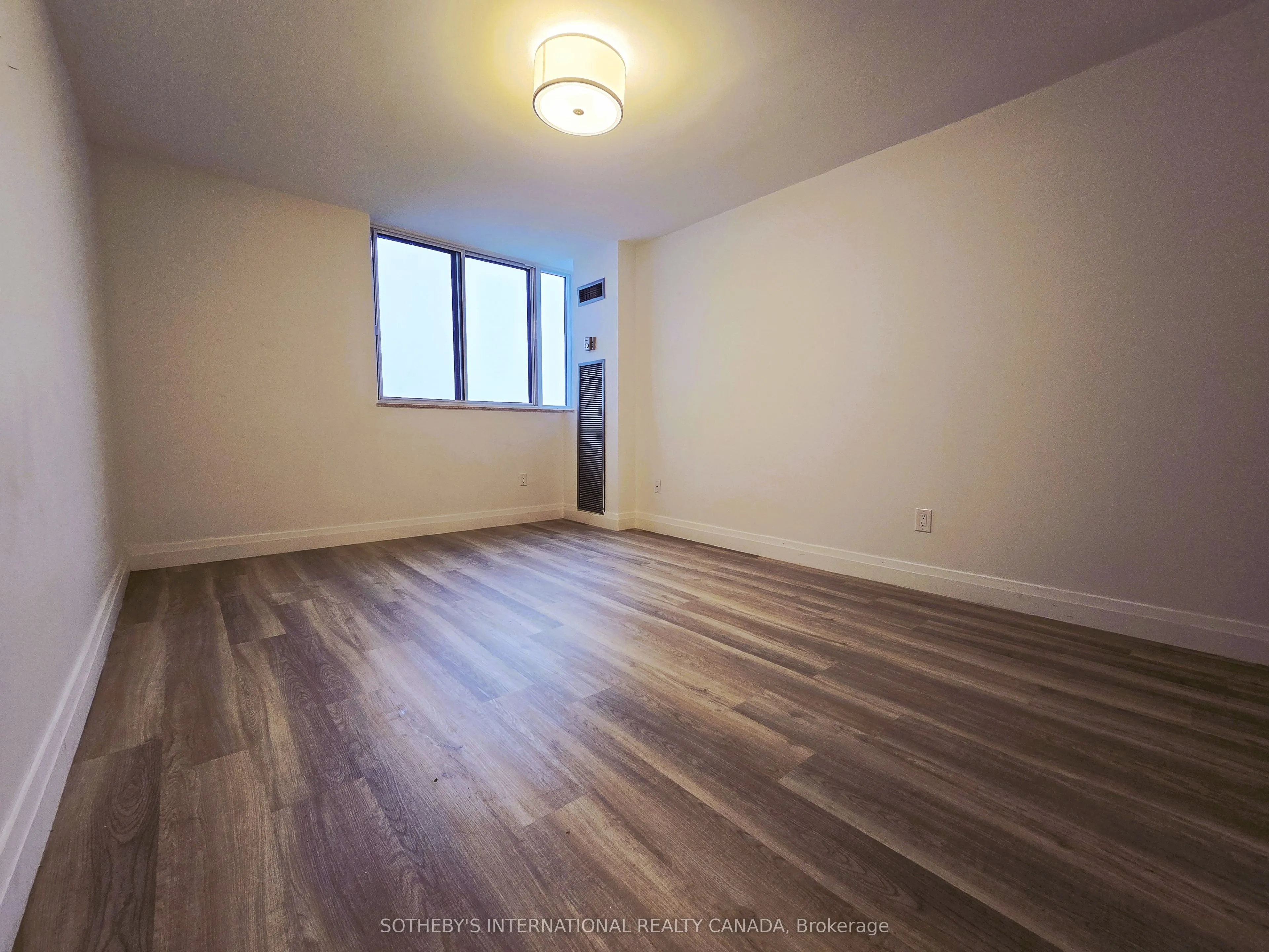 3000 Bathurst Street, #706