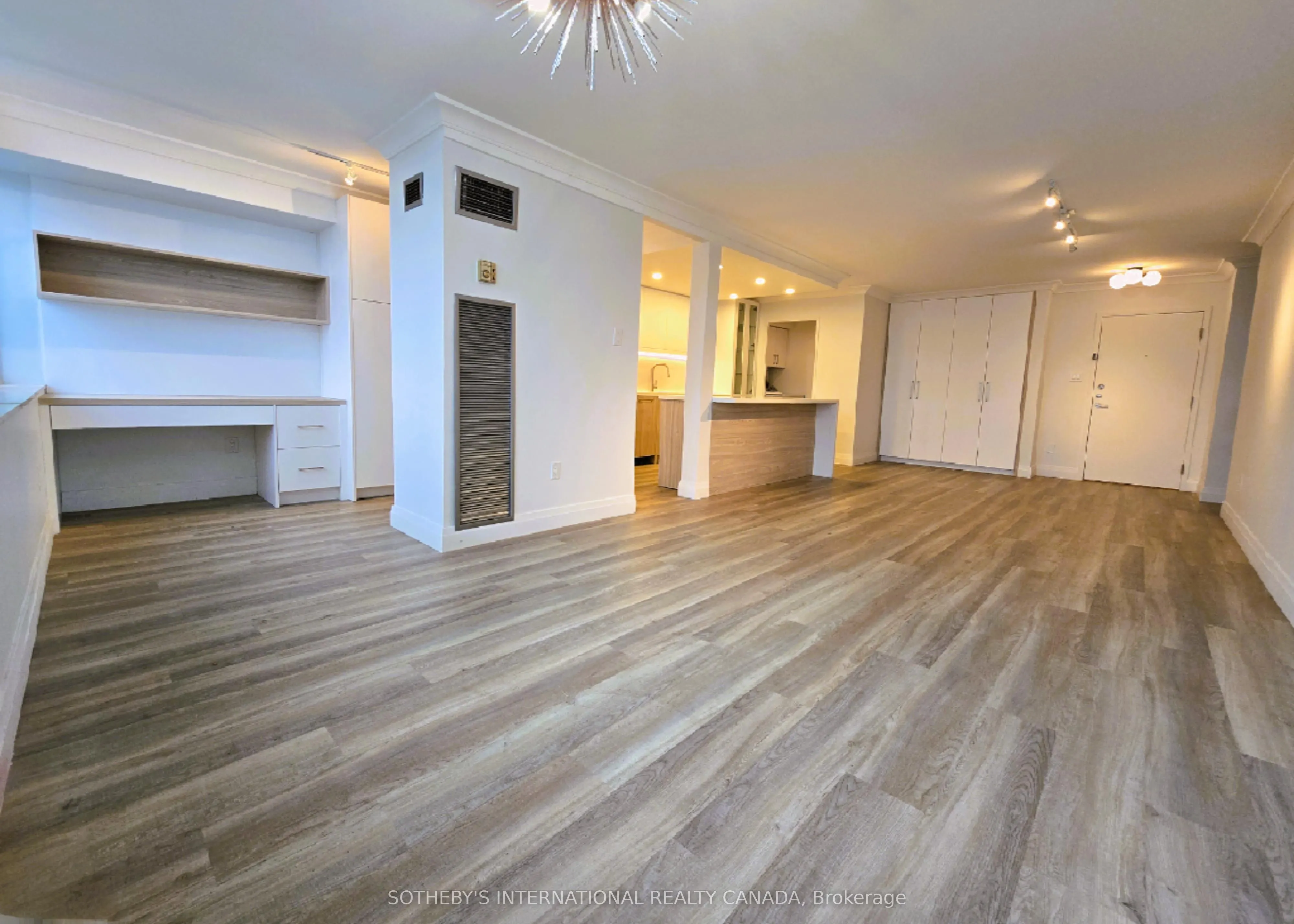 3000 Bathurst Street, #706