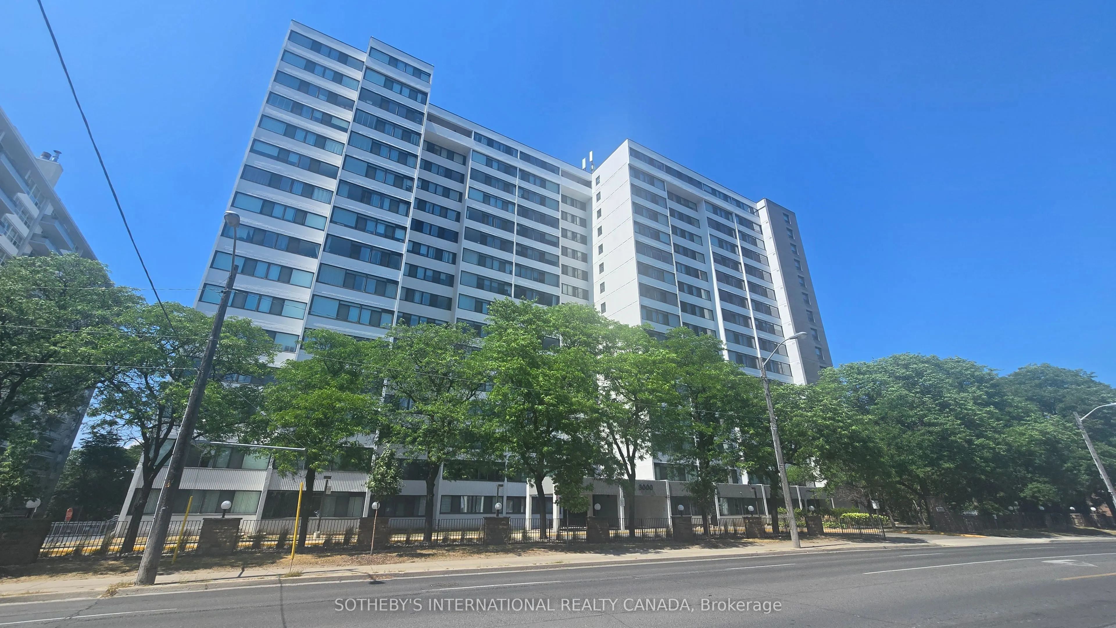 3000 Bathurst Street, #706