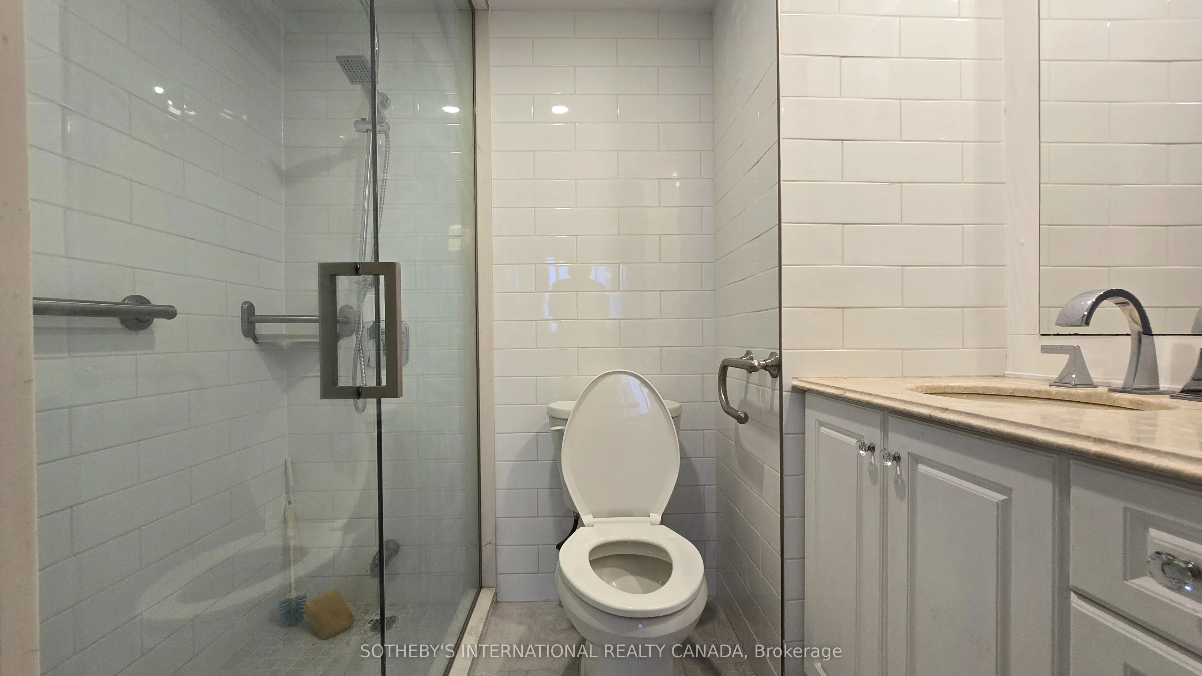 3000 Bathurst Street, #706