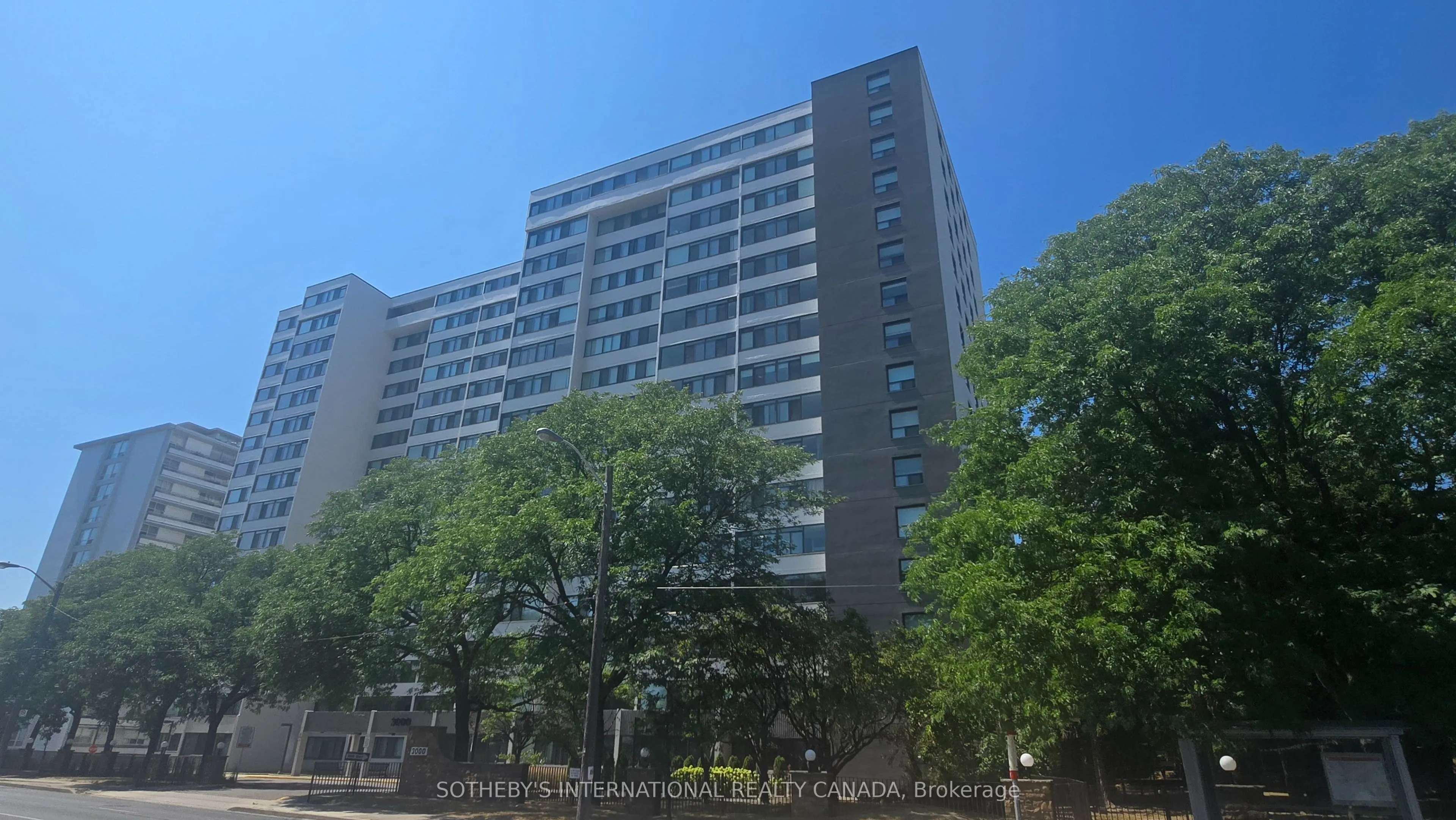 3000 Bathurst Street, #706