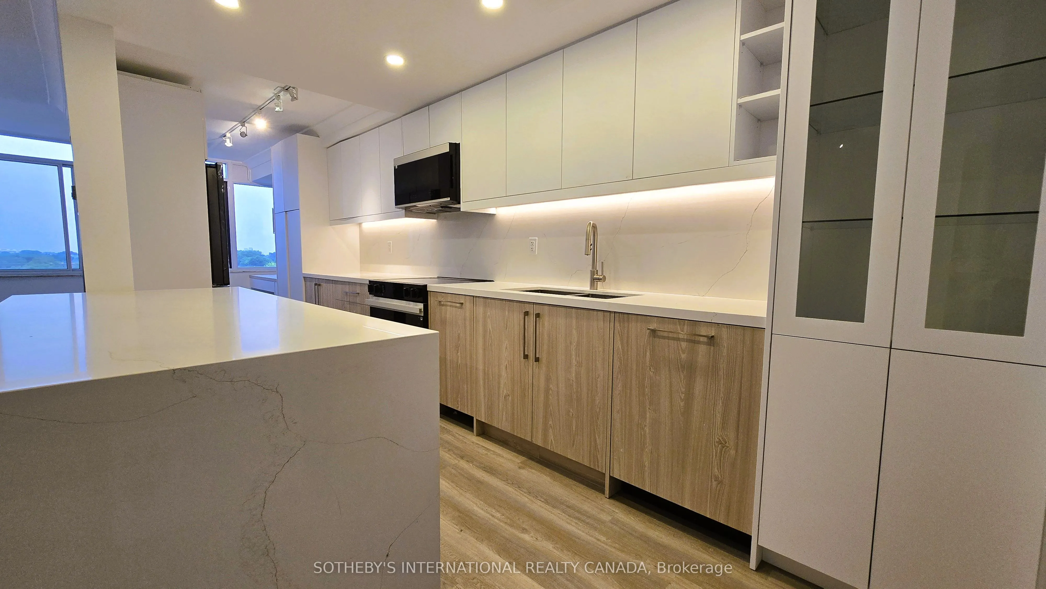 3000 Bathurst Street, #706