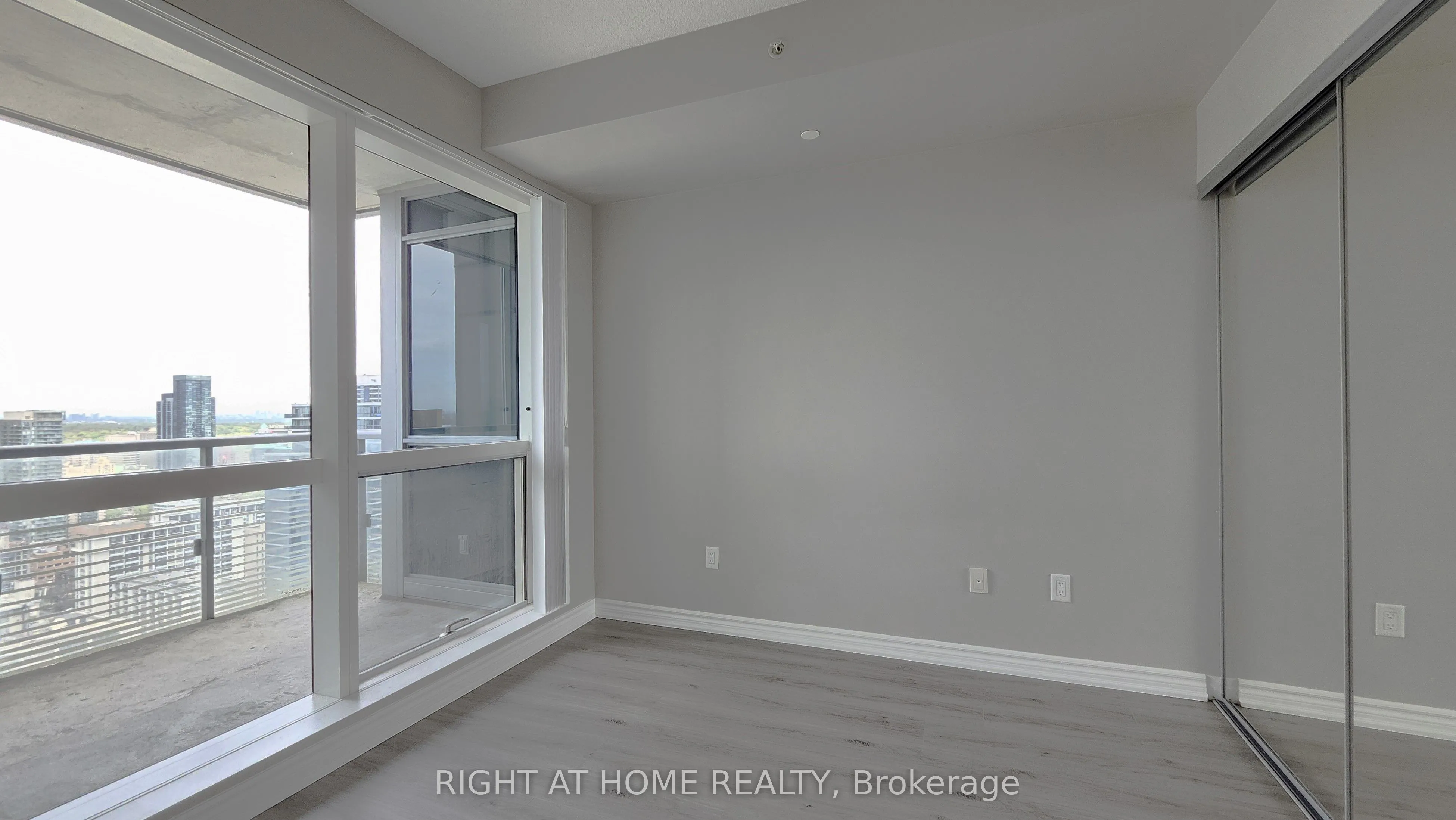 386 Yonge Street, #3901