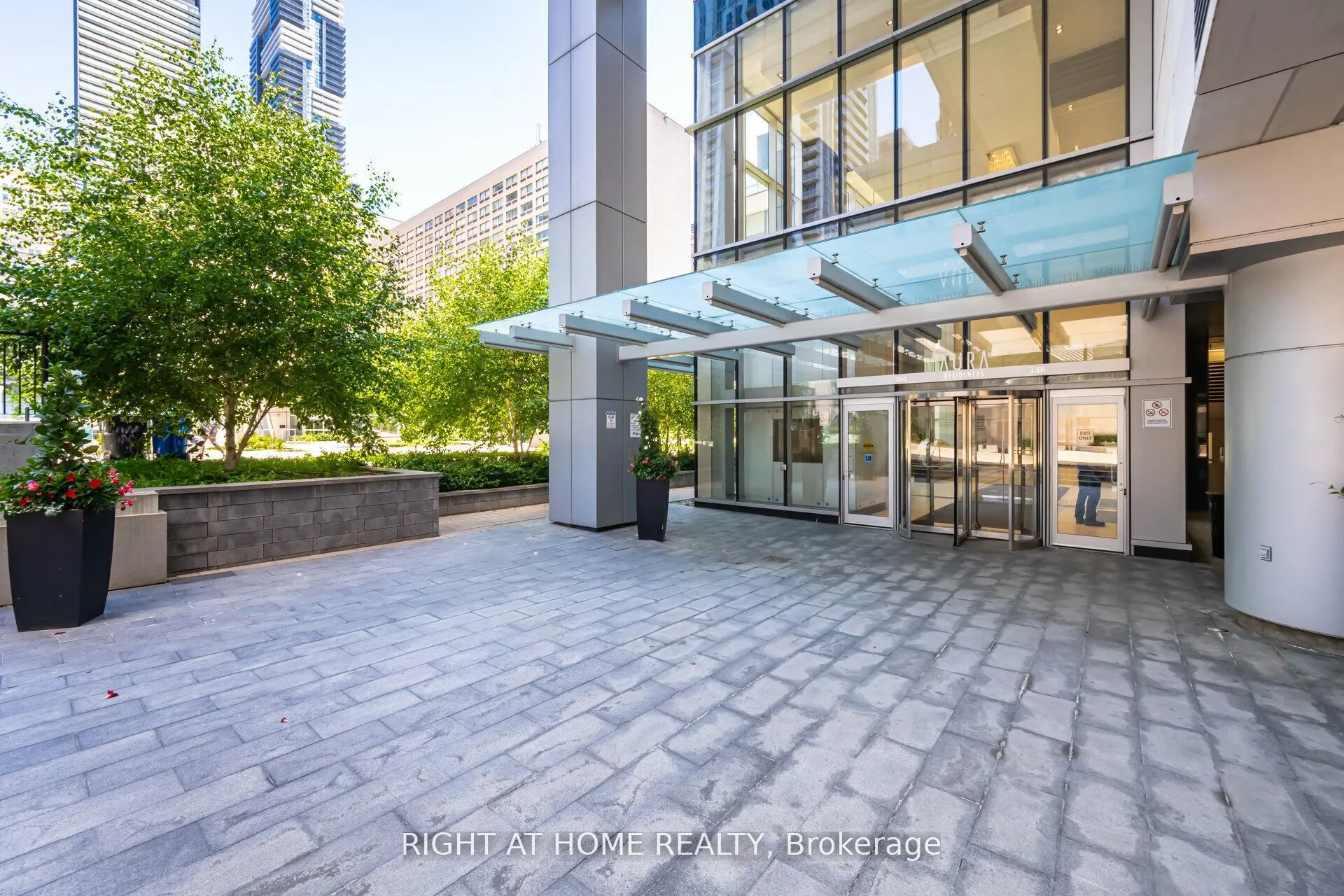 386 Yonge Street, #3901