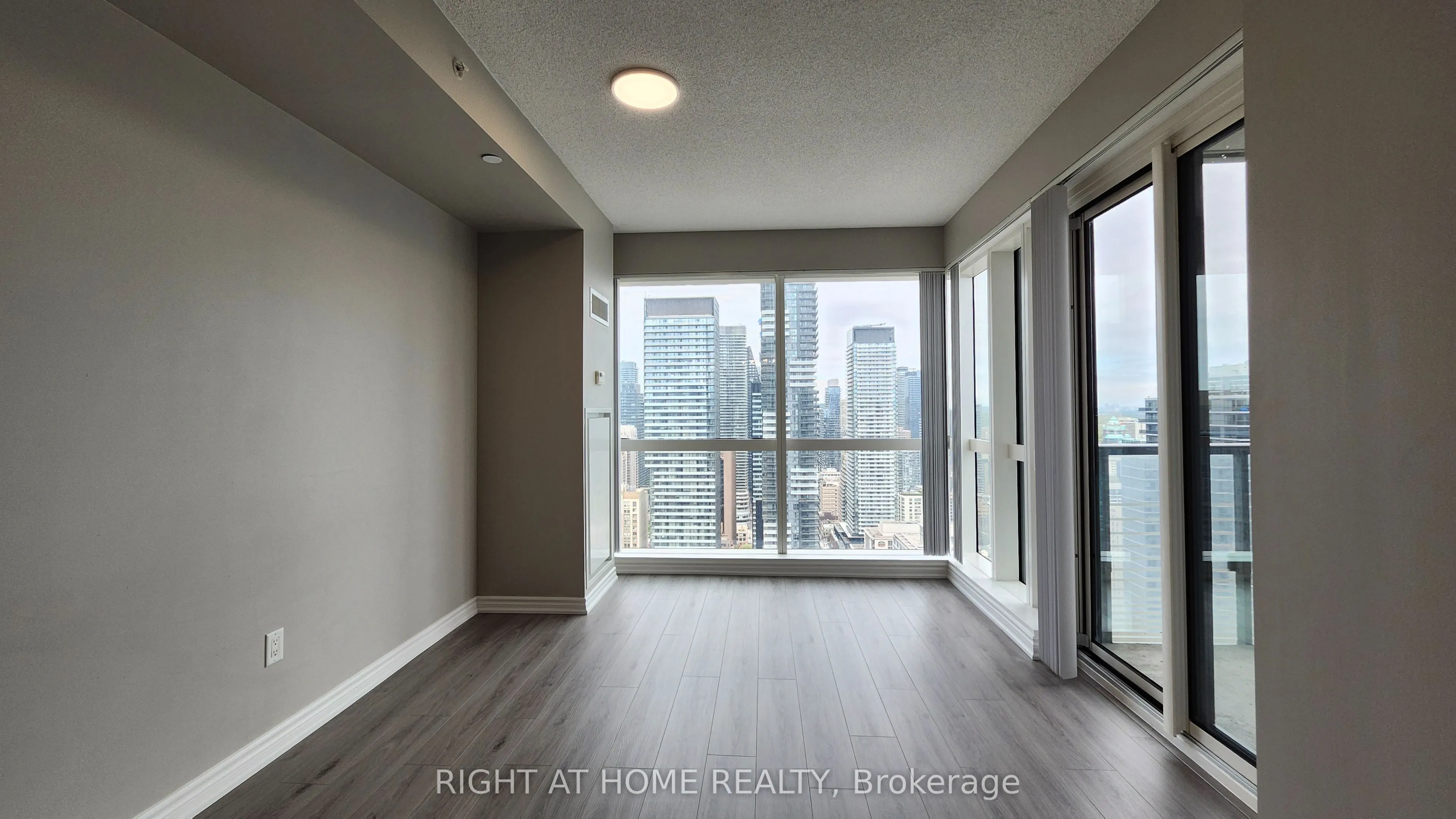 386 Yonge Street, #3901