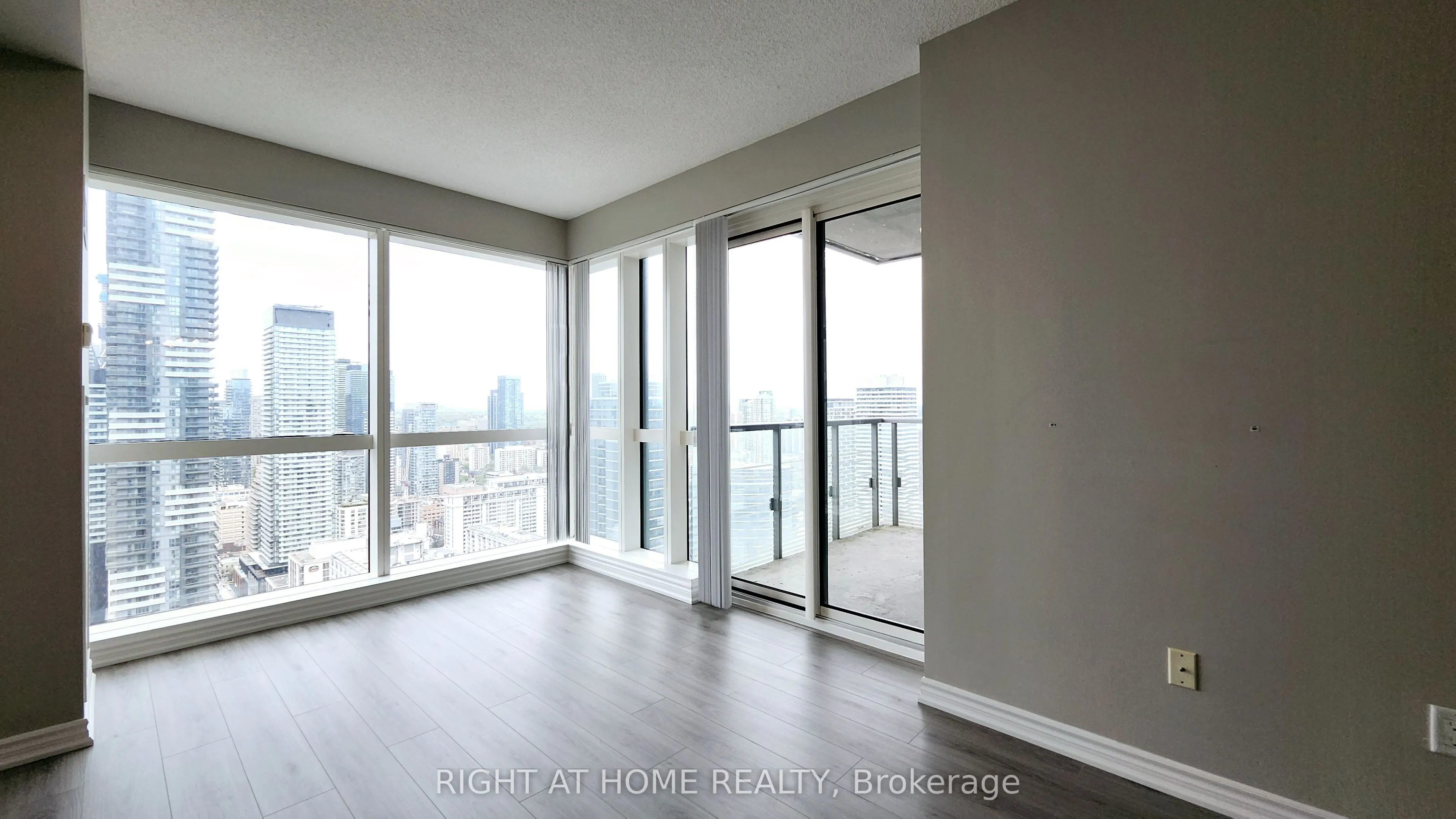 386 Yonge Street, #3901