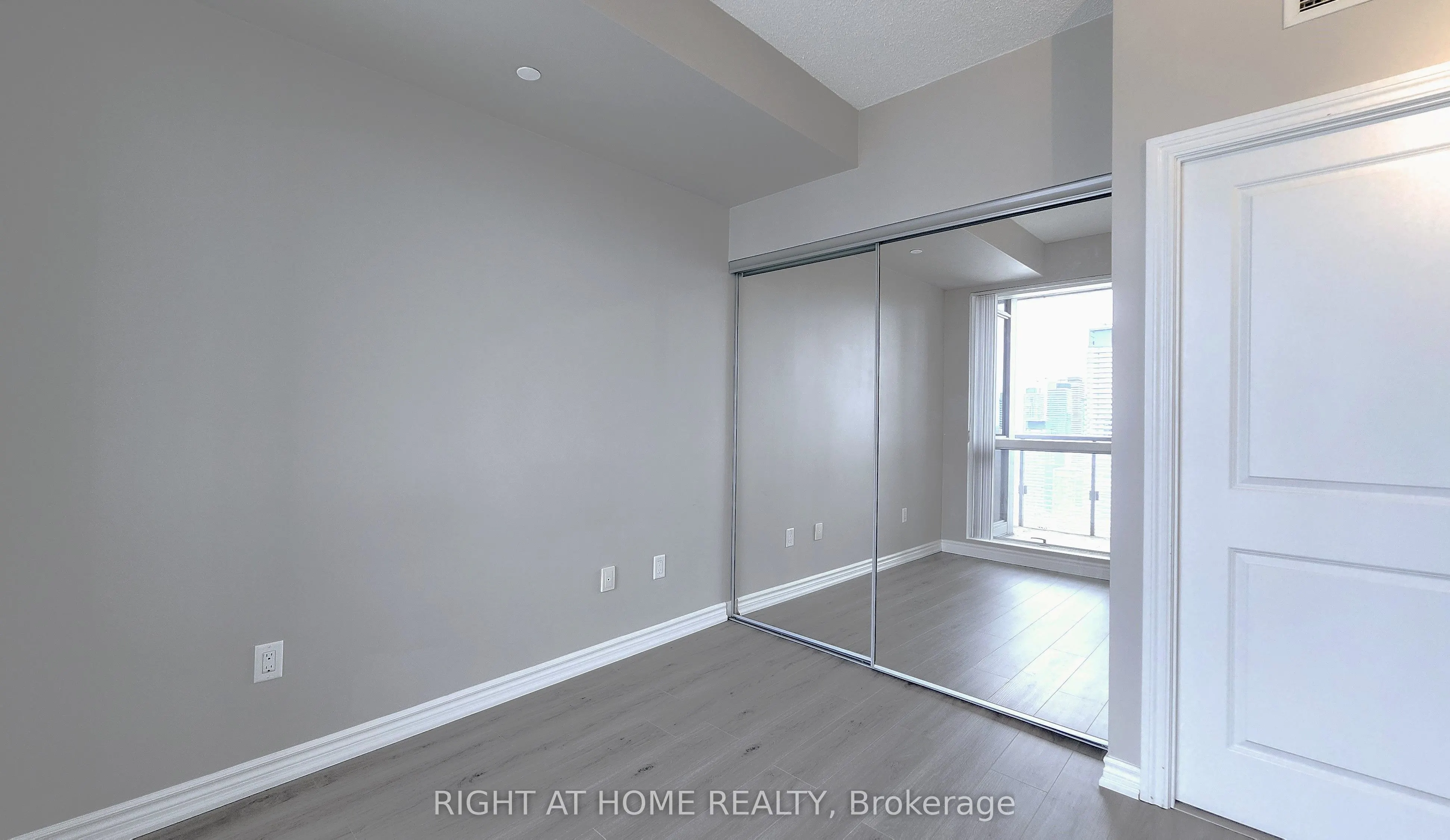 386 Yonge Street, #3901