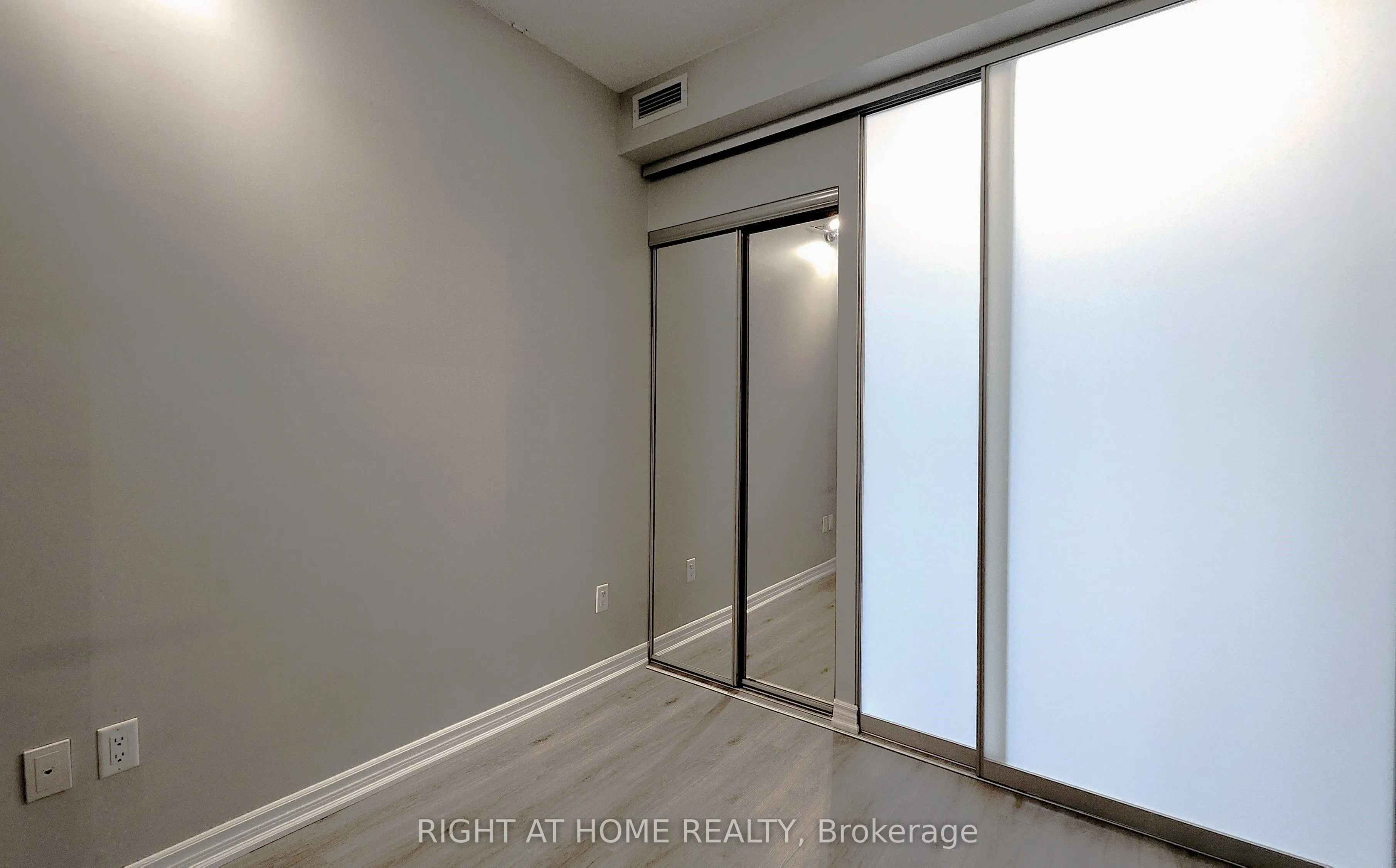 386 Yonge Street, #3901