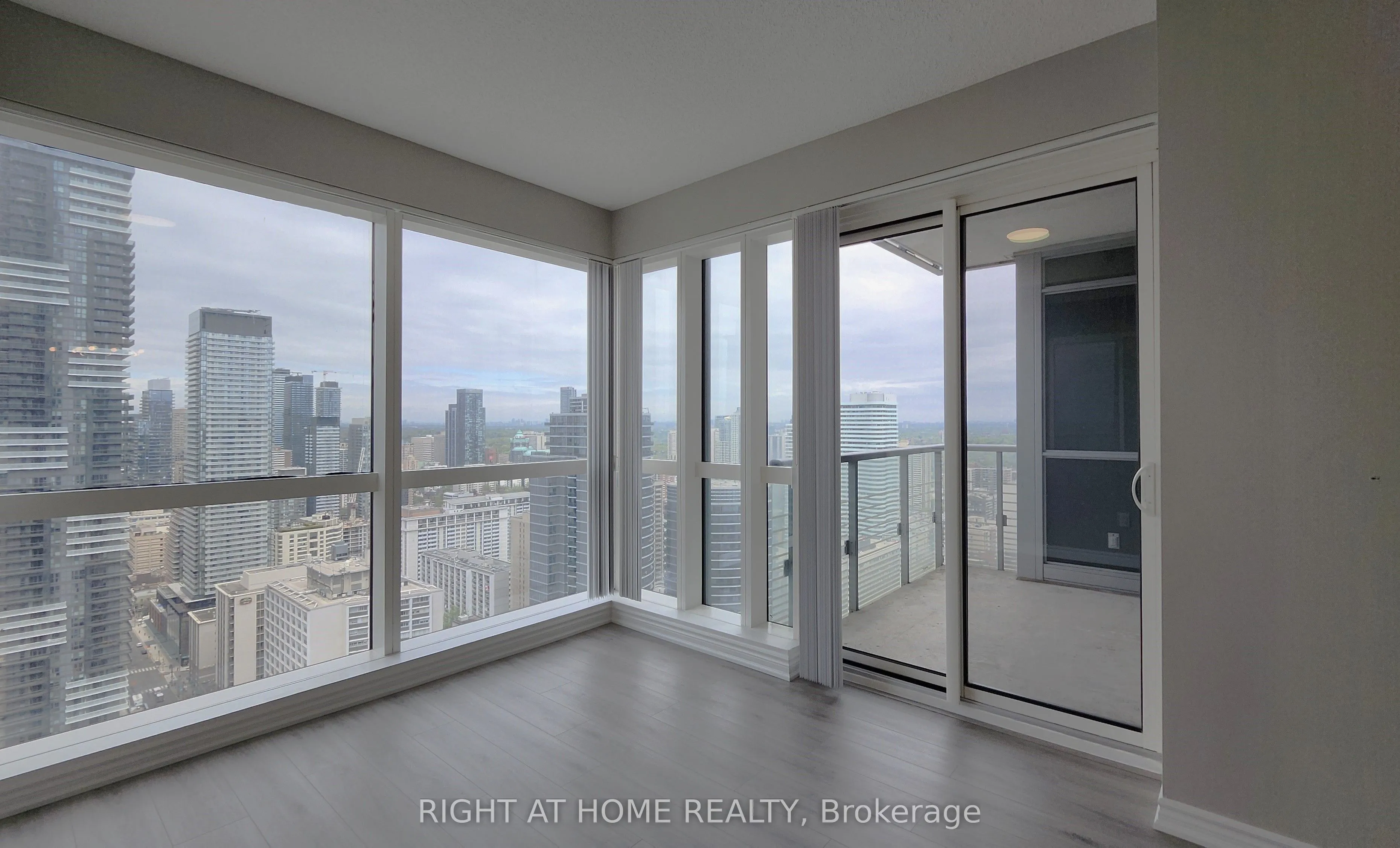 386 Yonge Street, #3901