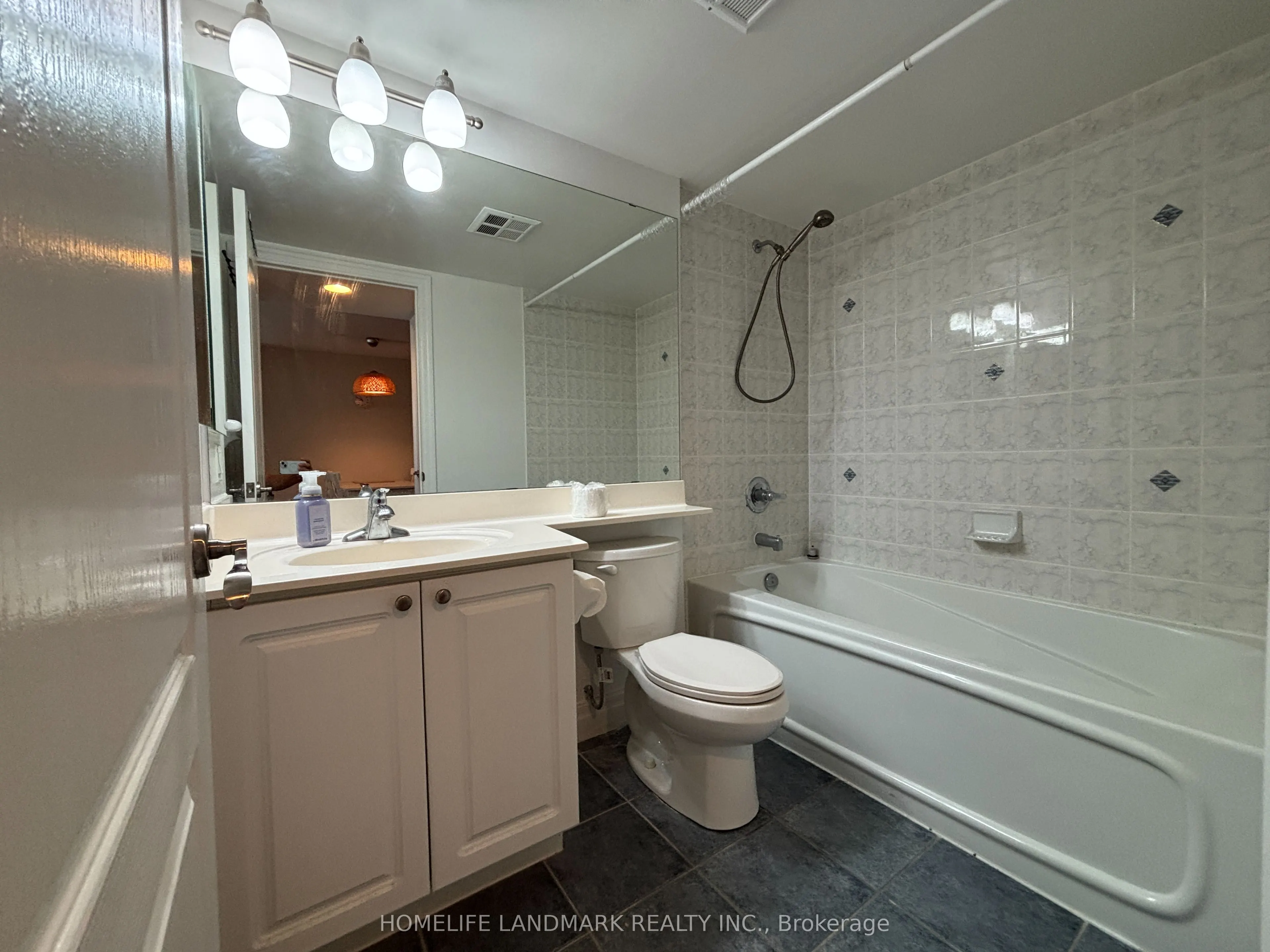 21 Hillcrest Avenue, #902