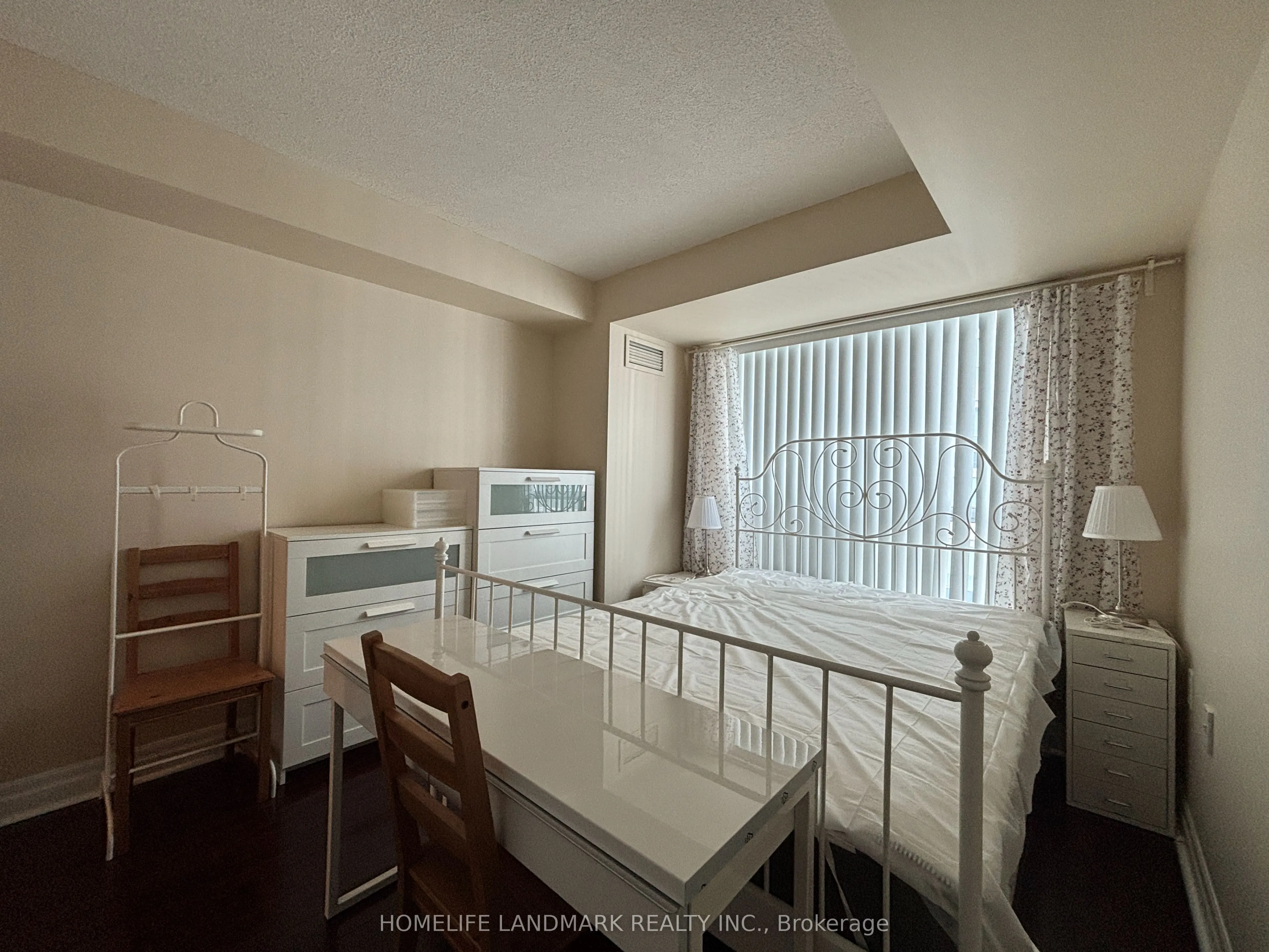 21 Hillcrest Avenue, #902