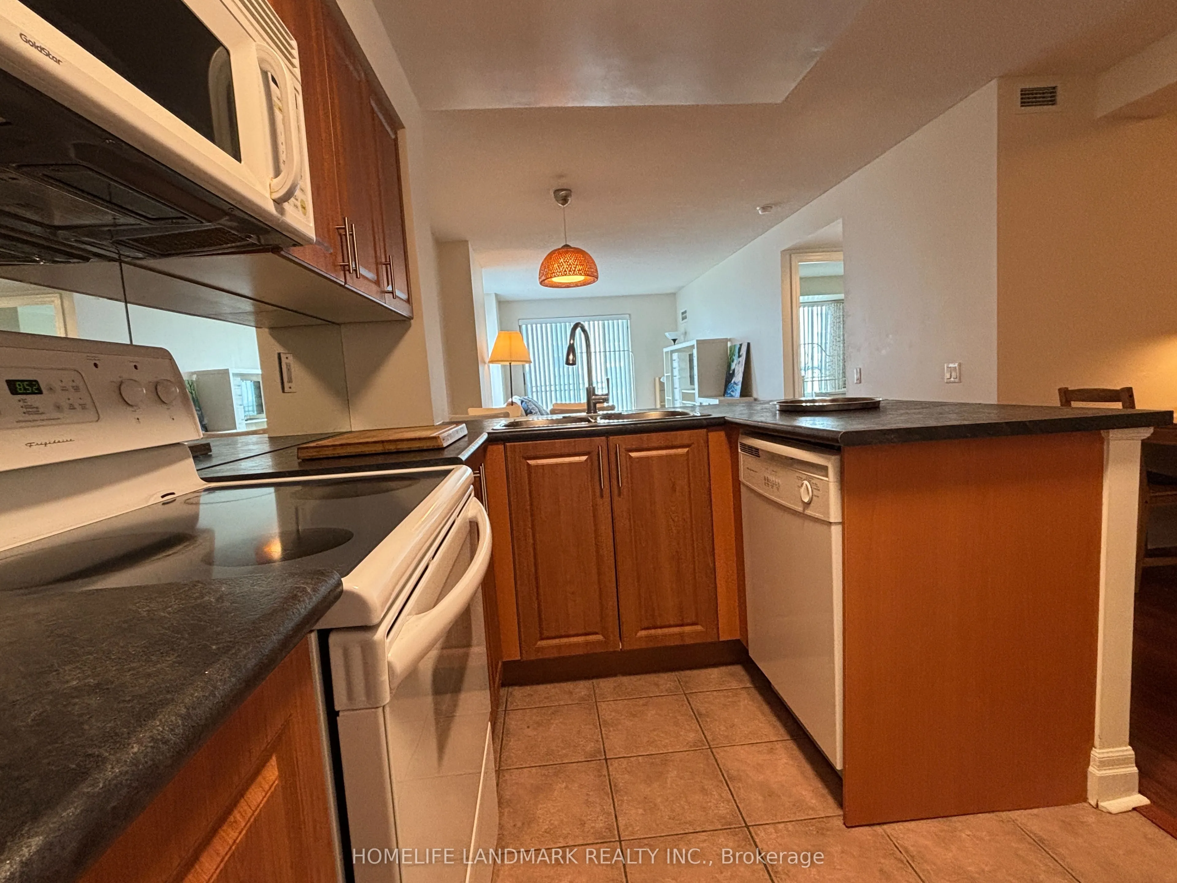 21 Hillcrest Avenue, #902