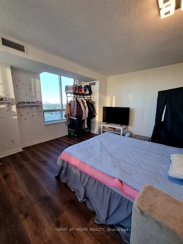 1 Rean Drive, #2207
