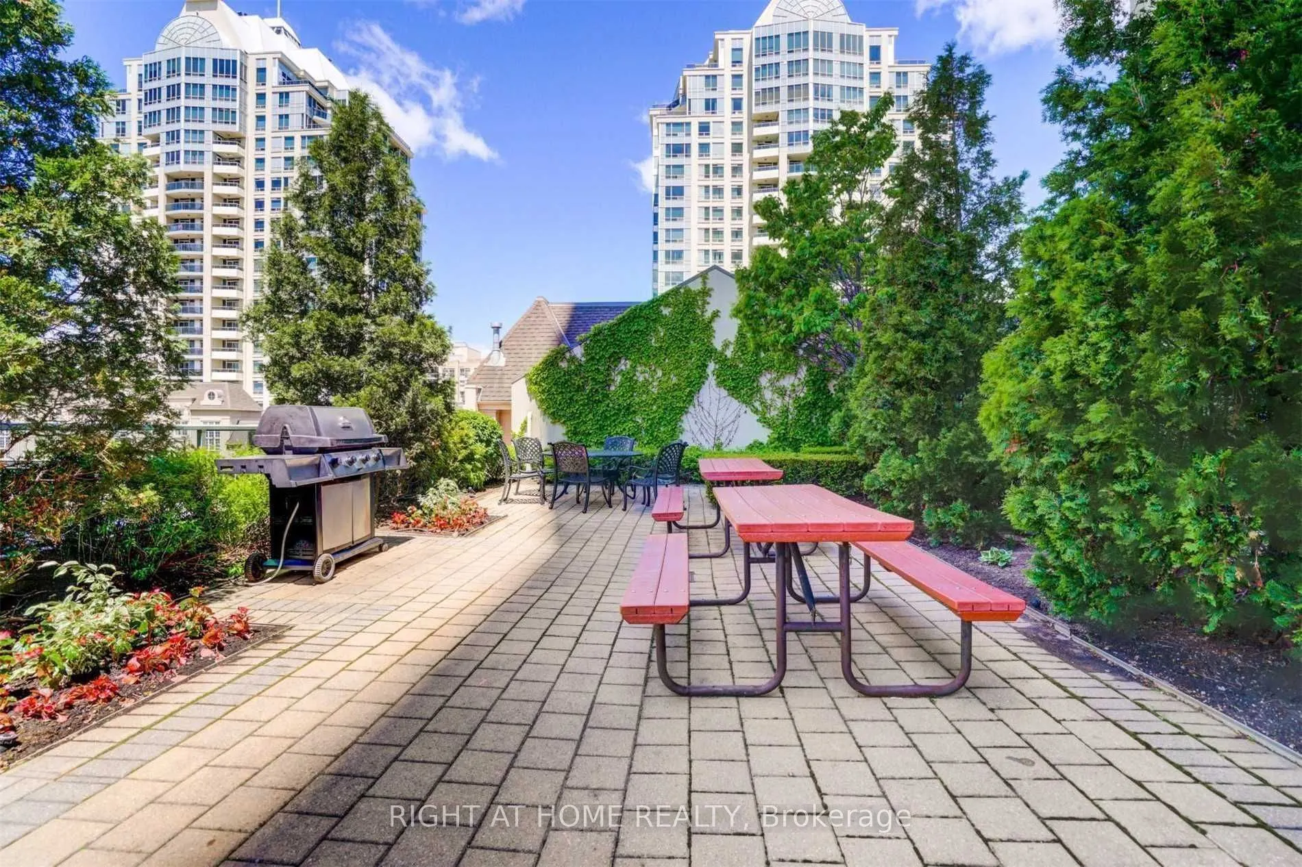 1 Rean Drive, #2207