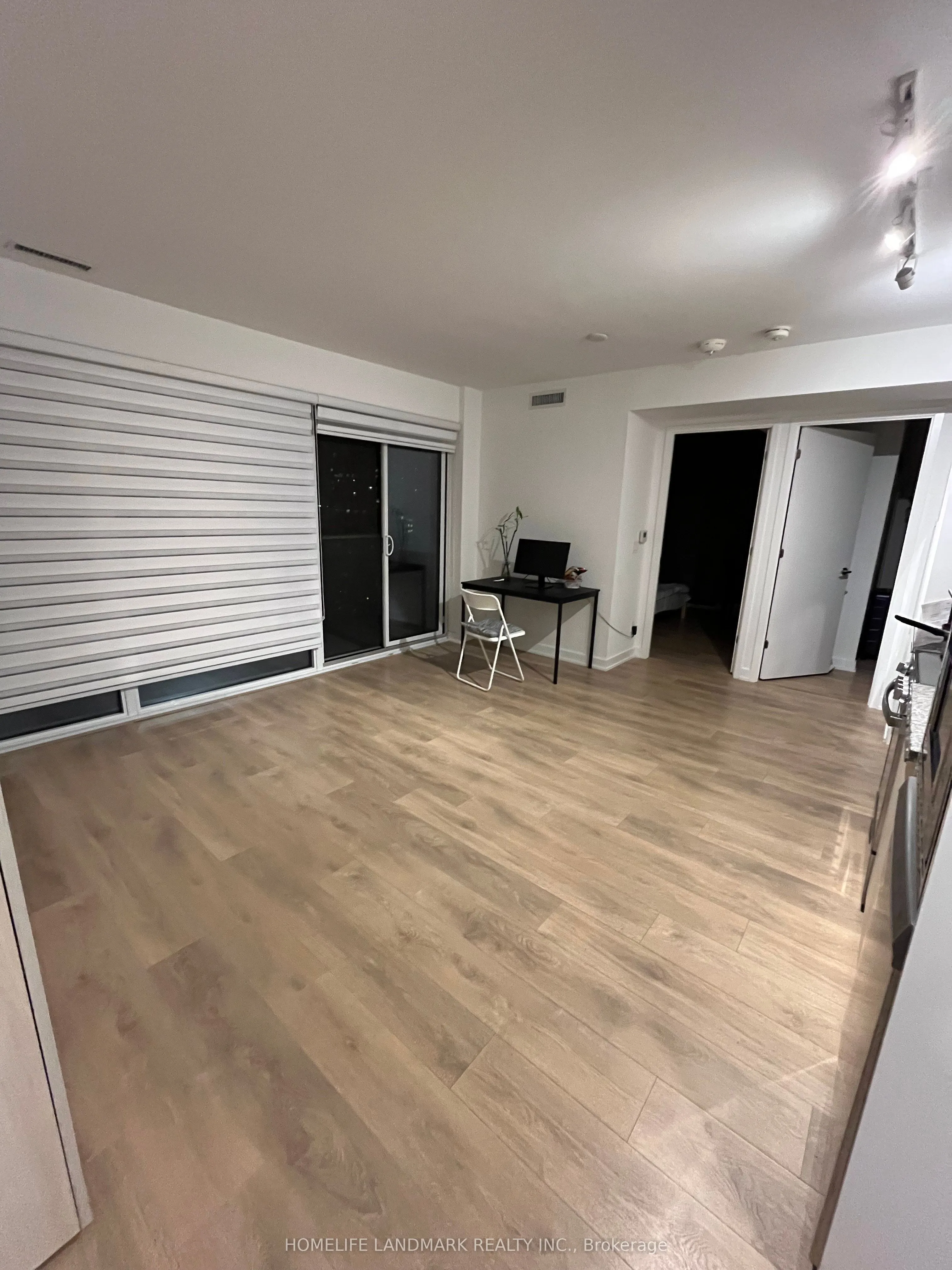 501 Yonge Street, #2002