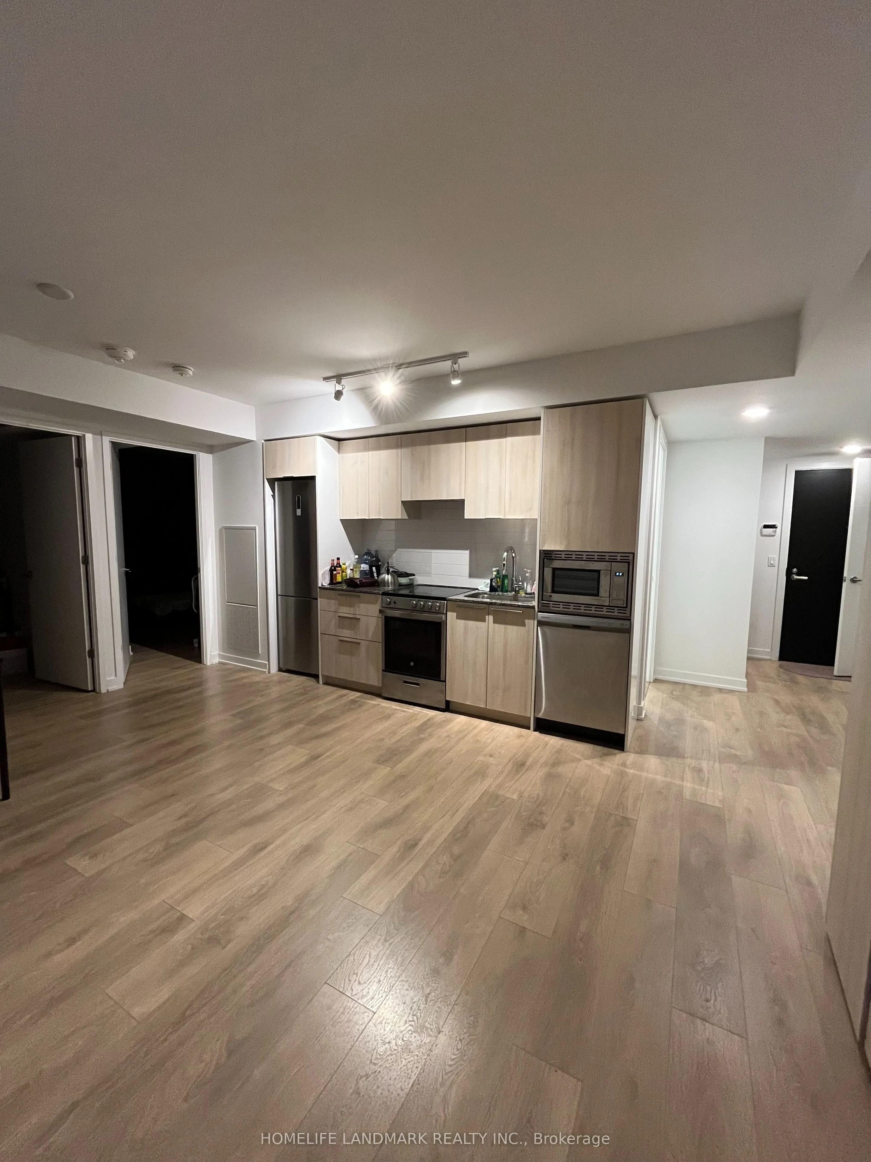 501 Yonge Street, #2002