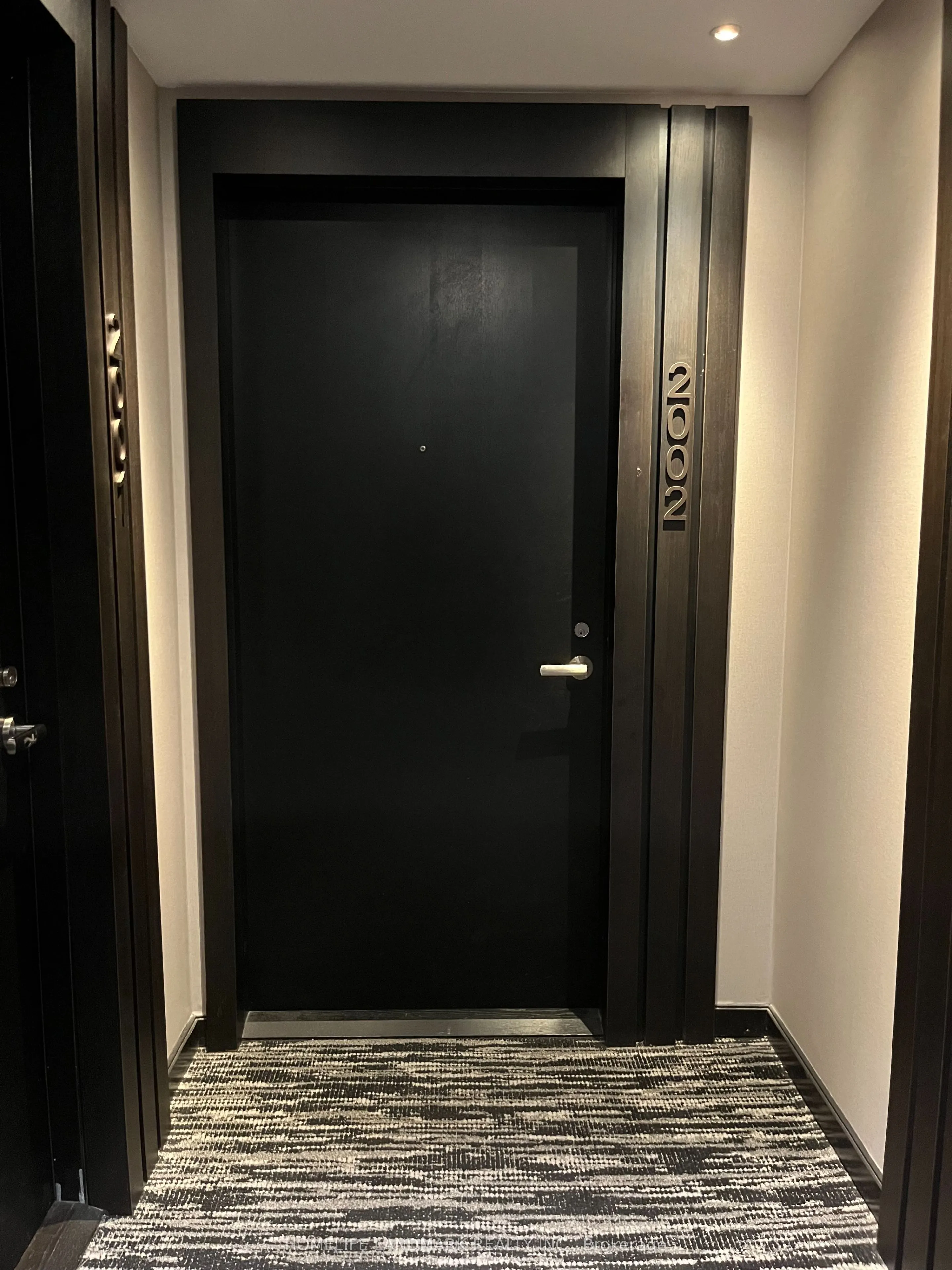 501 Yonge Street, #2002