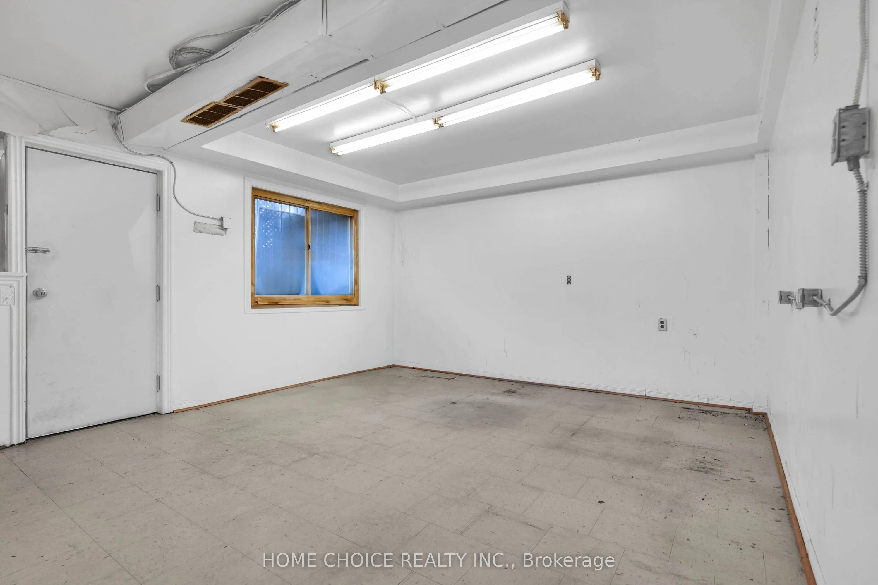 788 St.Clair Avenue W