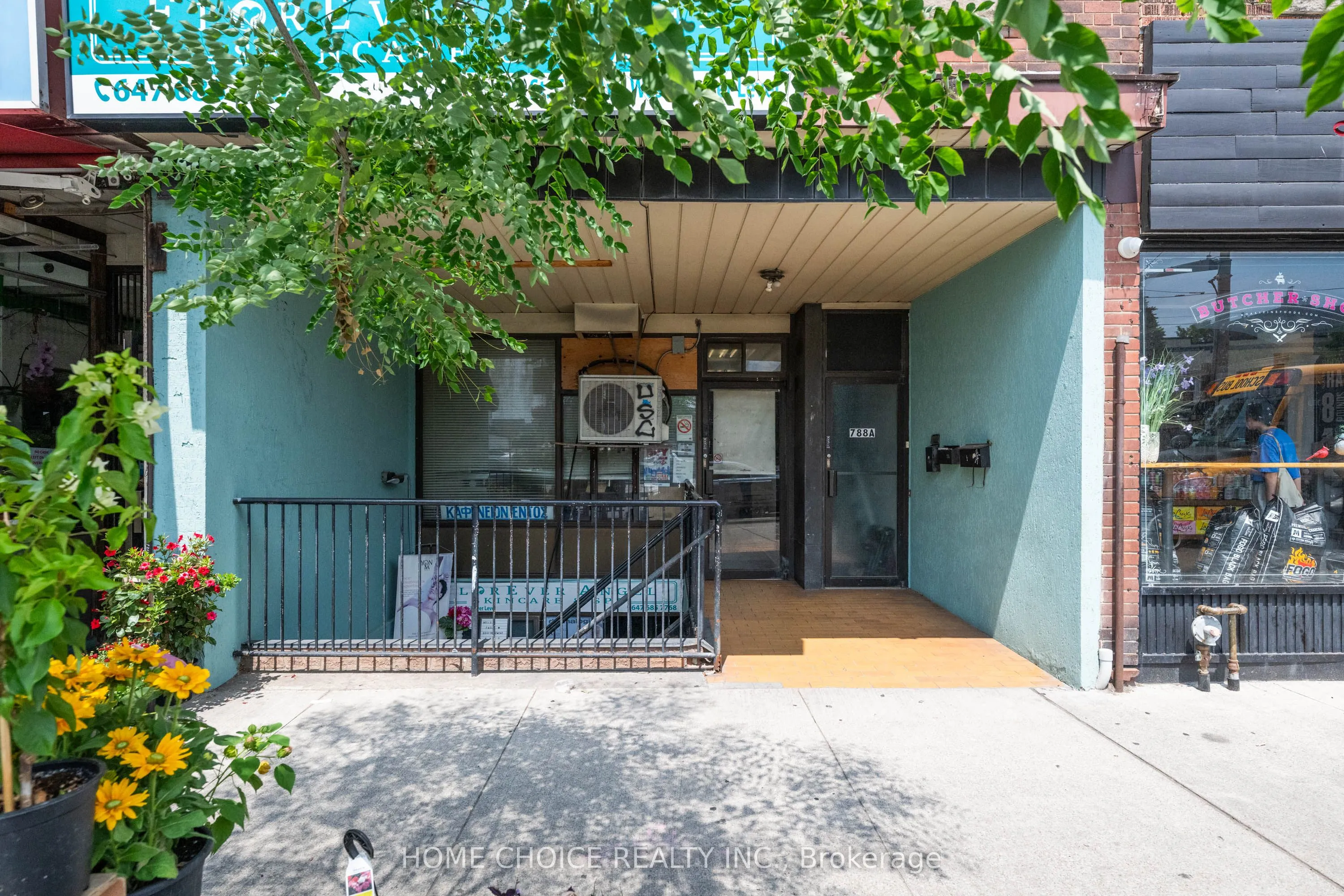 788 St.Clair Avenue W