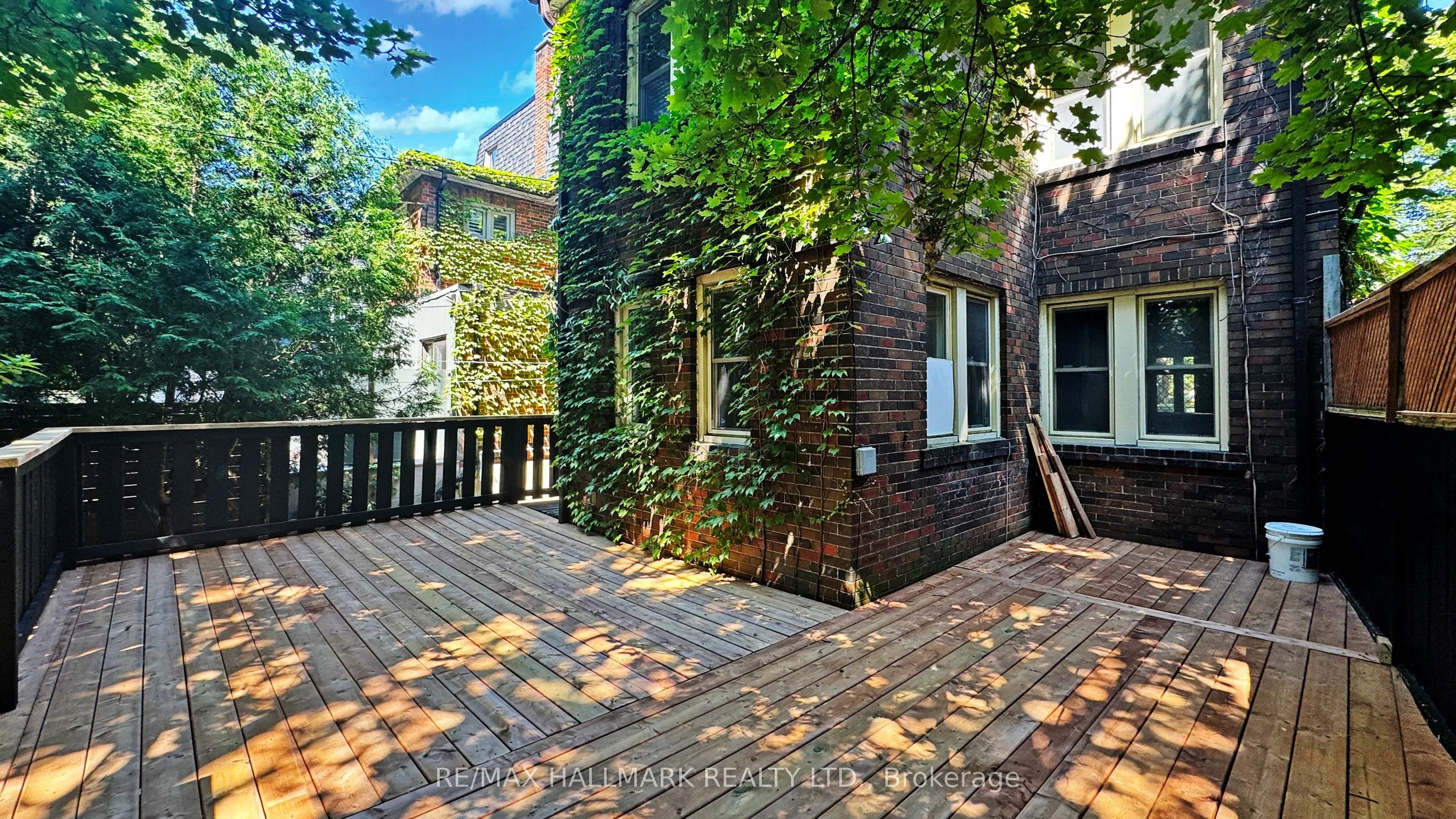 139 Hillhurst Boulevard