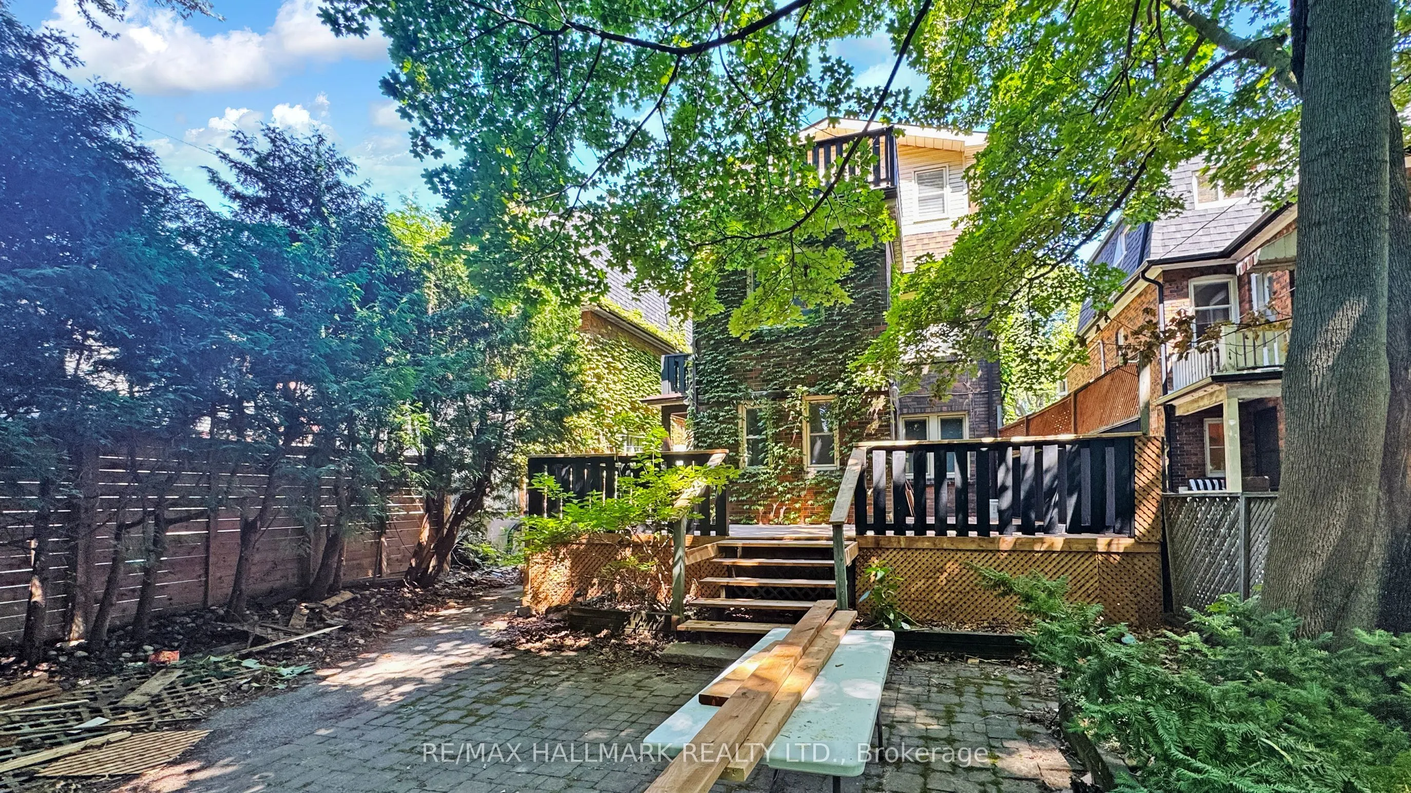 139 Hillhurst Boulevard