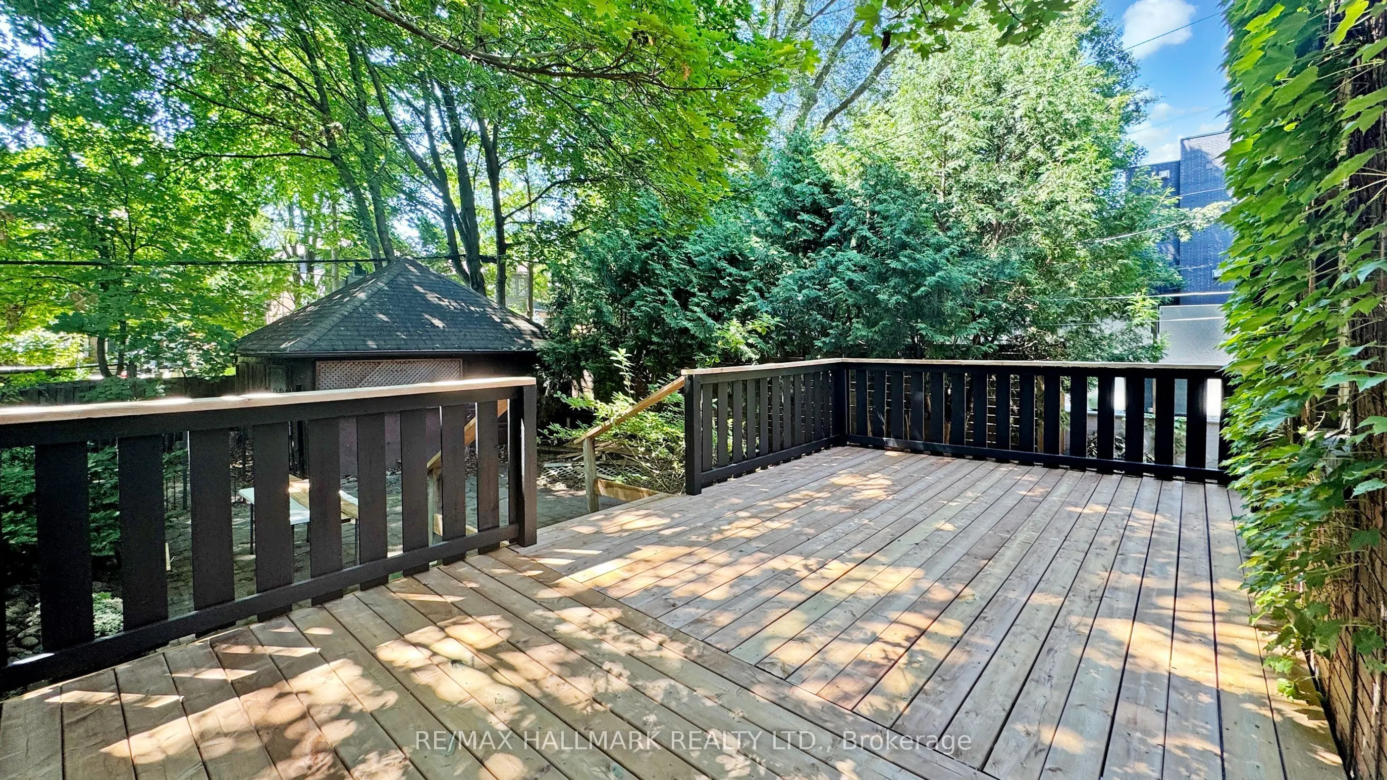 139 Hillhurst Boulevard