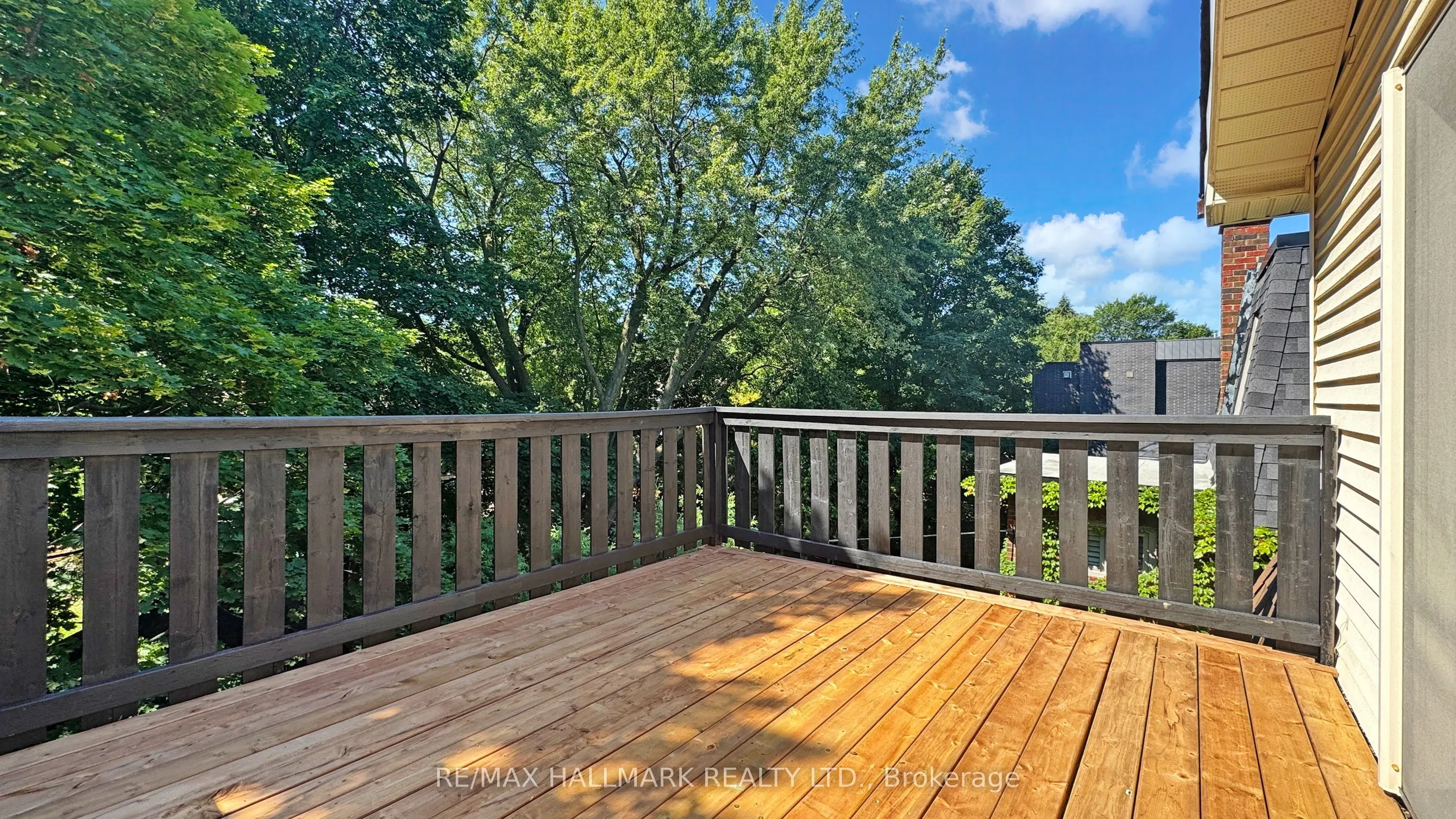 139 Hillhurst Boulevard