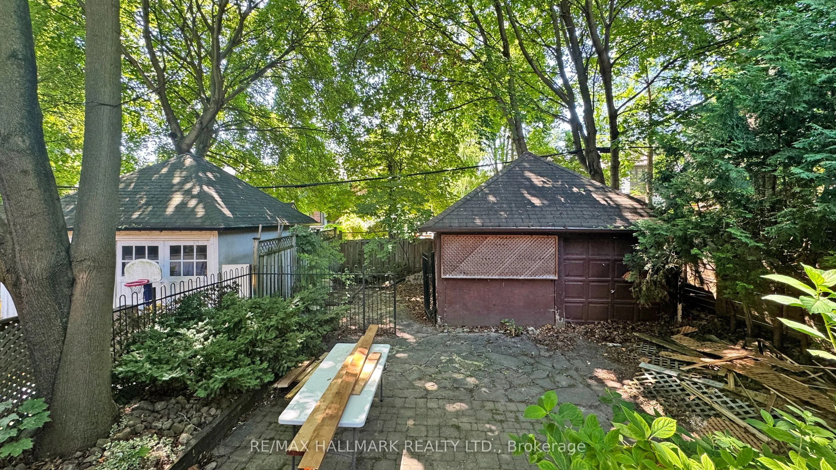 139 Hillhurst Boulevard