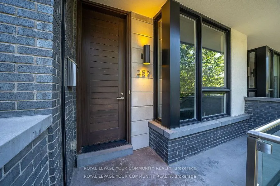 257 Roxton Road