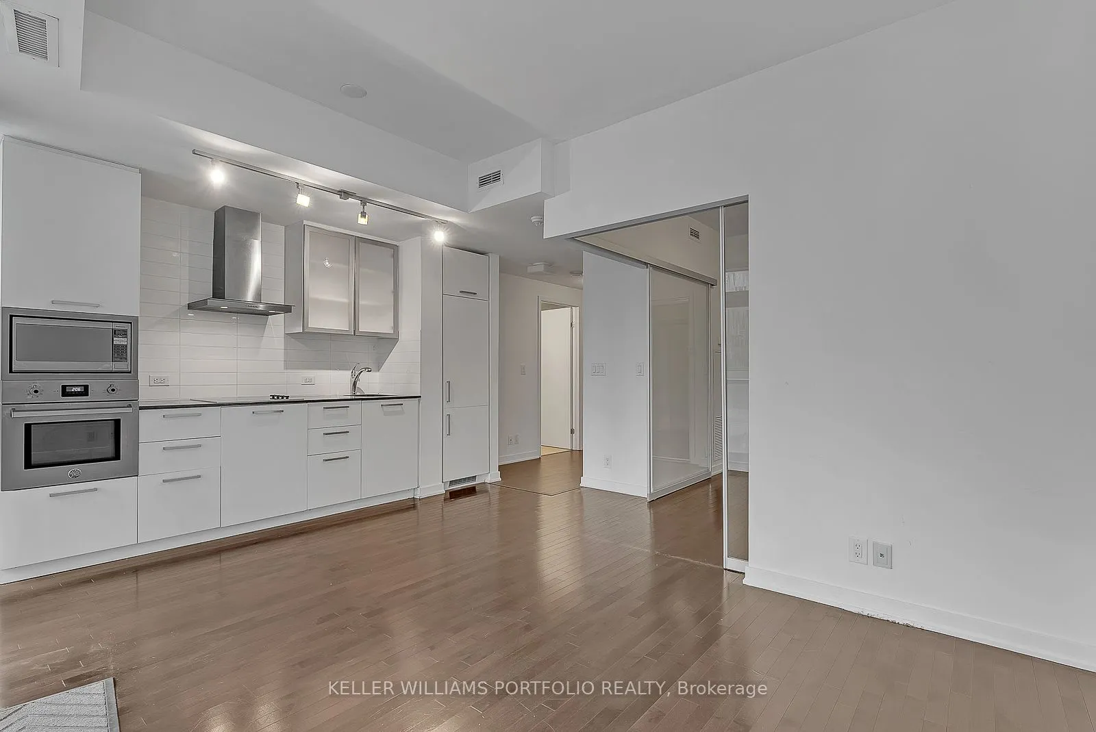 12 York Street, #1801