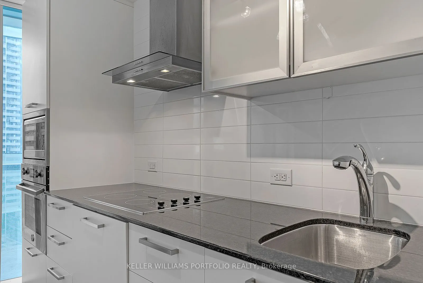 12 York Street, #1801