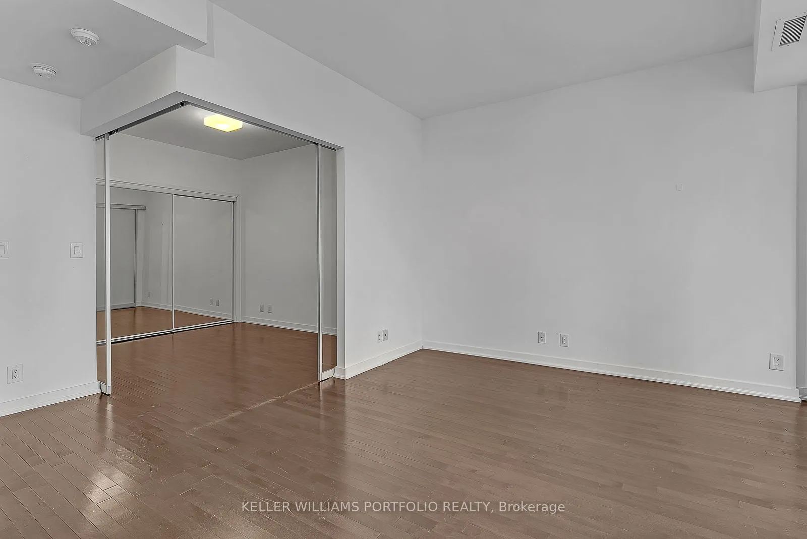 12 York Street, #1801