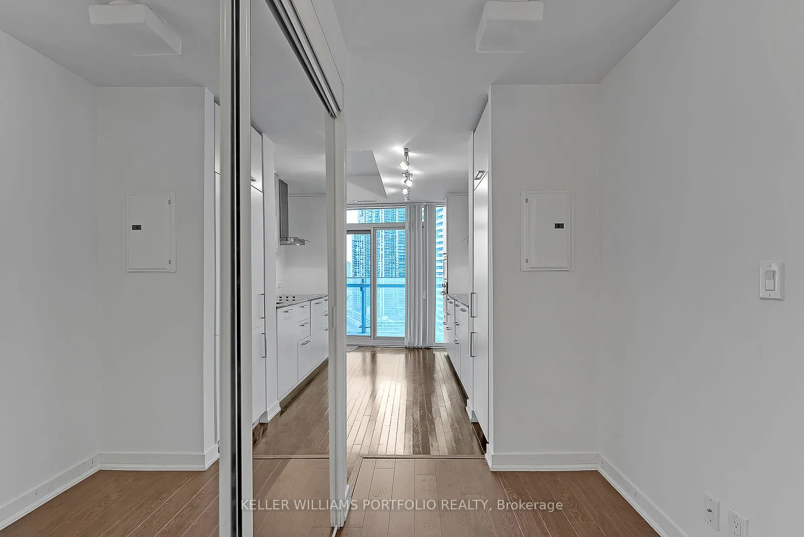 12 York Street, #1801