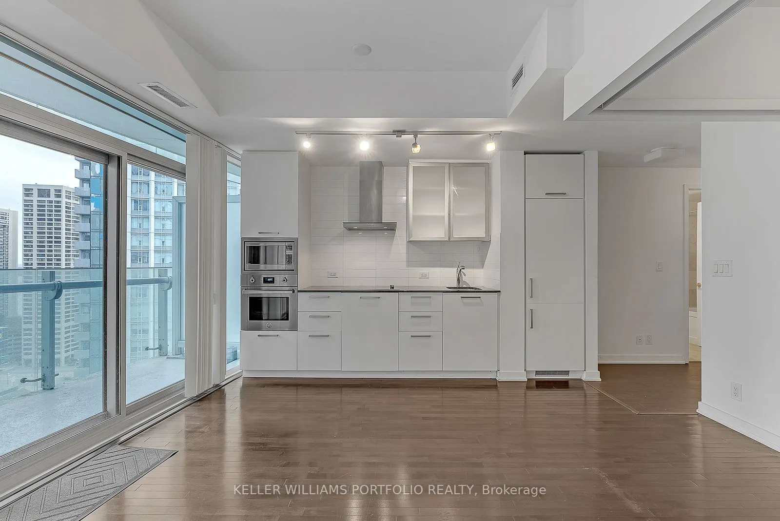12 York Street, #1801