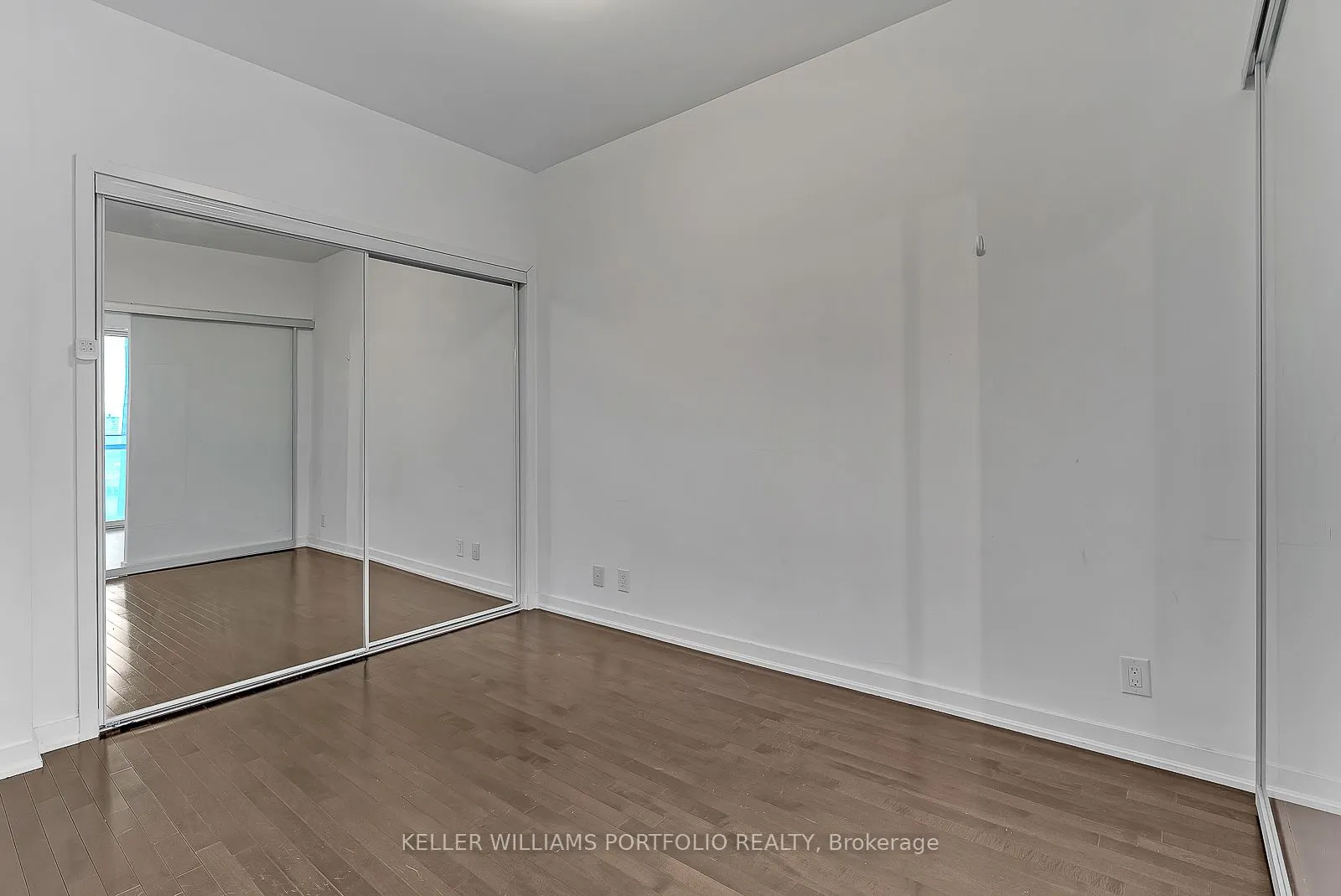 12 York Street, #1801