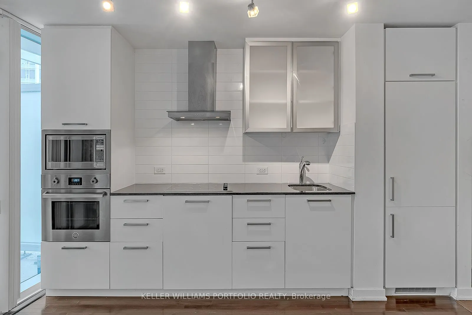 12 York Street, #1801