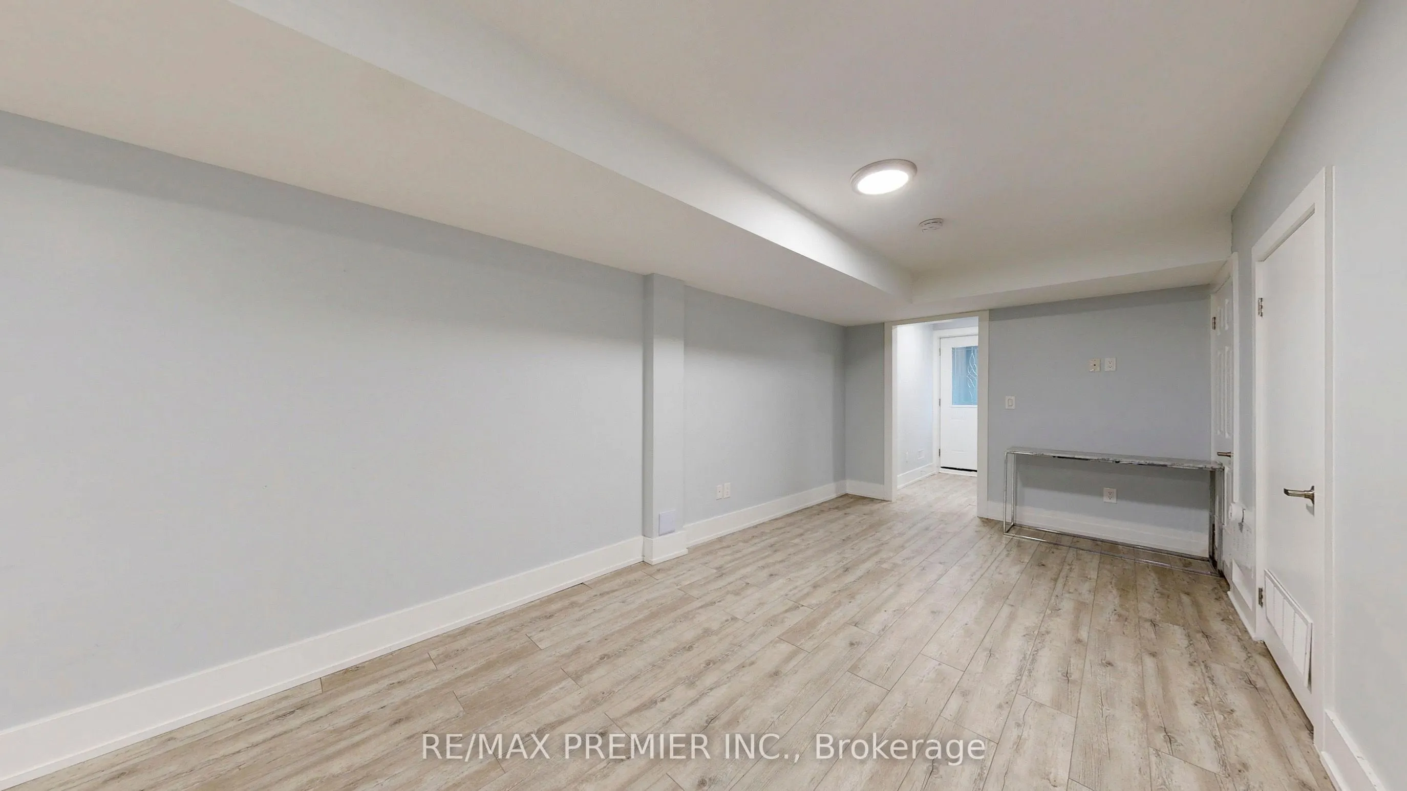 32 Amherst Avenue