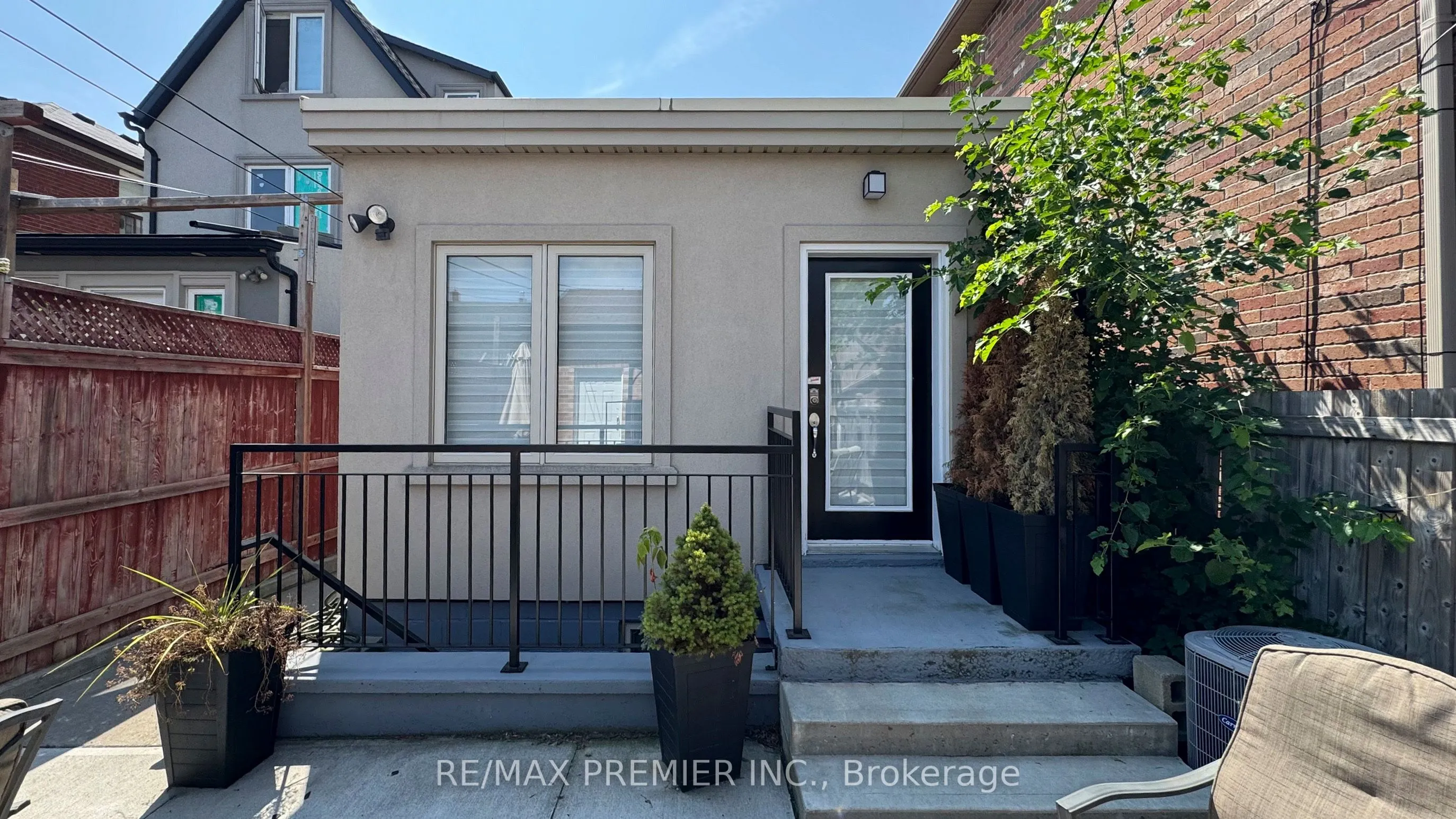 32 Amherst Avenue