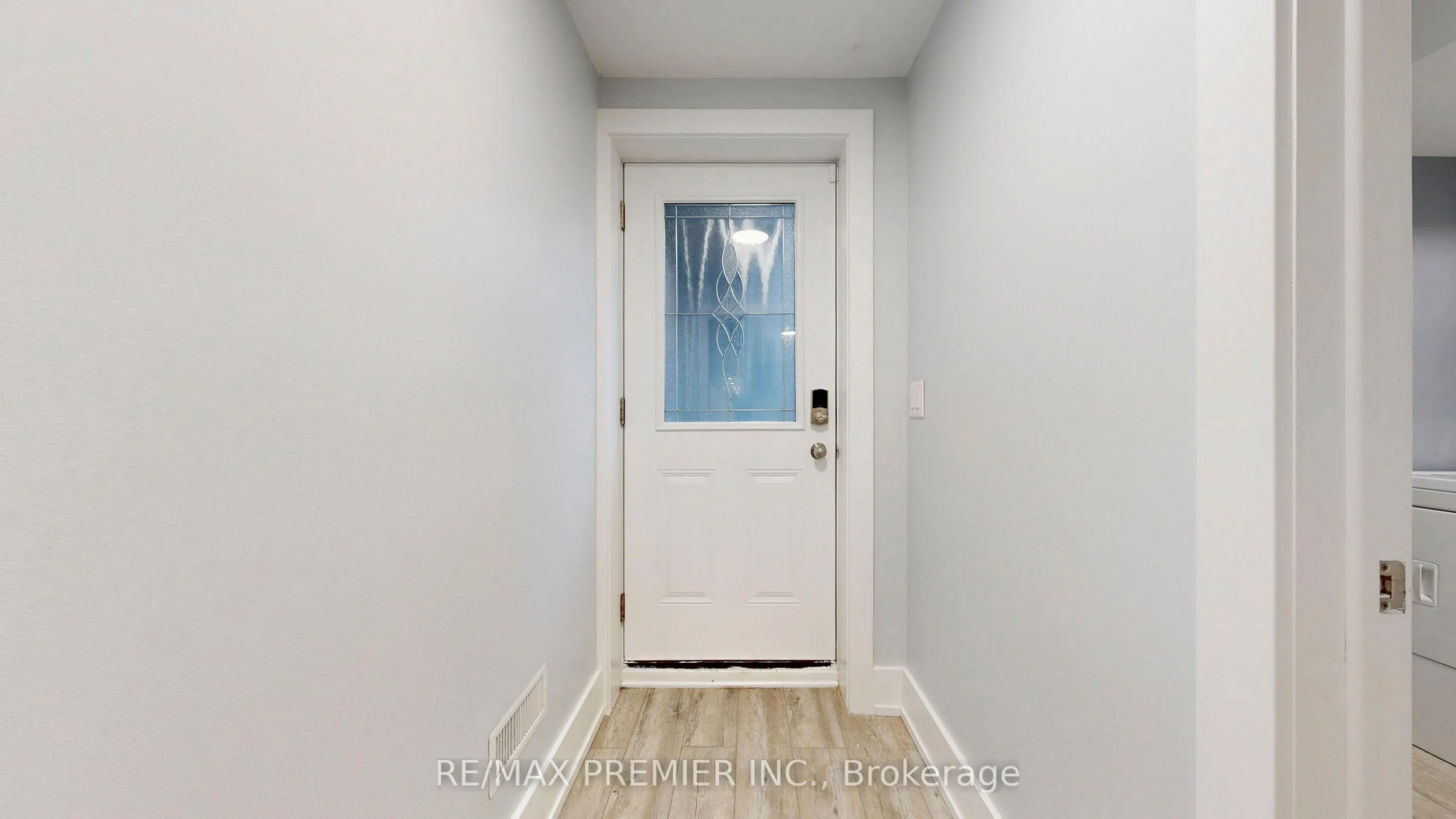 32 Amherst Avenue