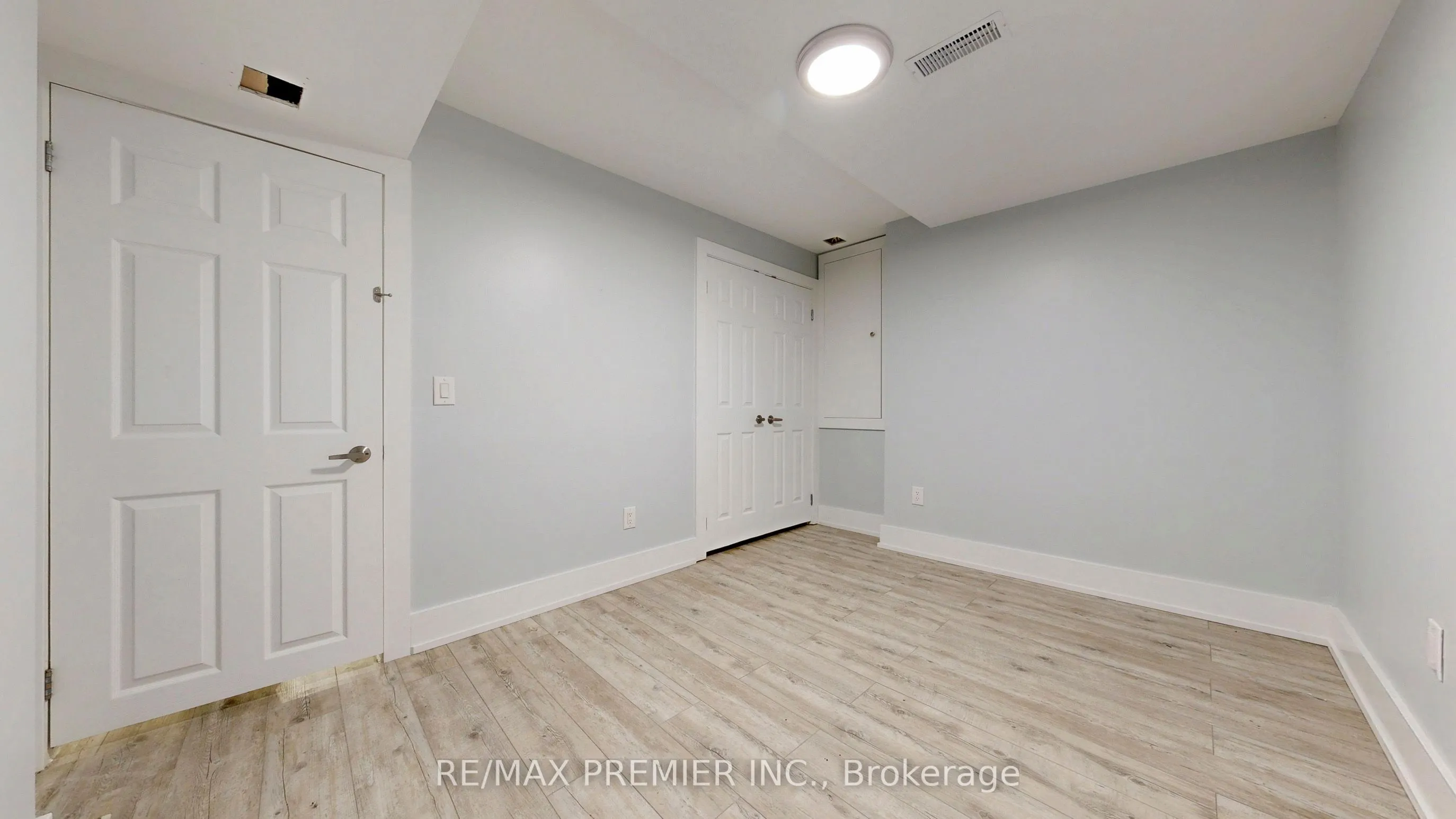 32 Amherst Avenue